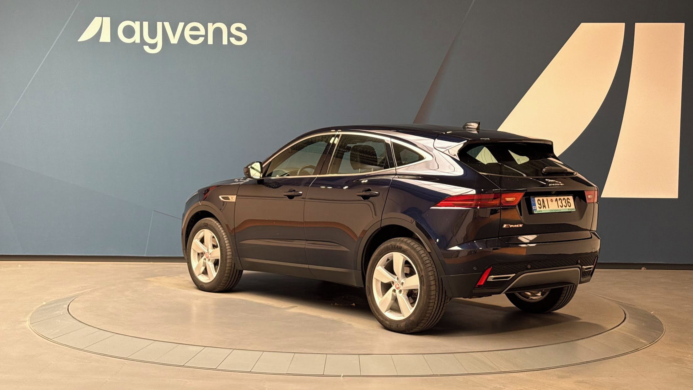 Jaguar E-Pace, 2.0 P200 Auto 4WD E-Pace SE - fotka 3