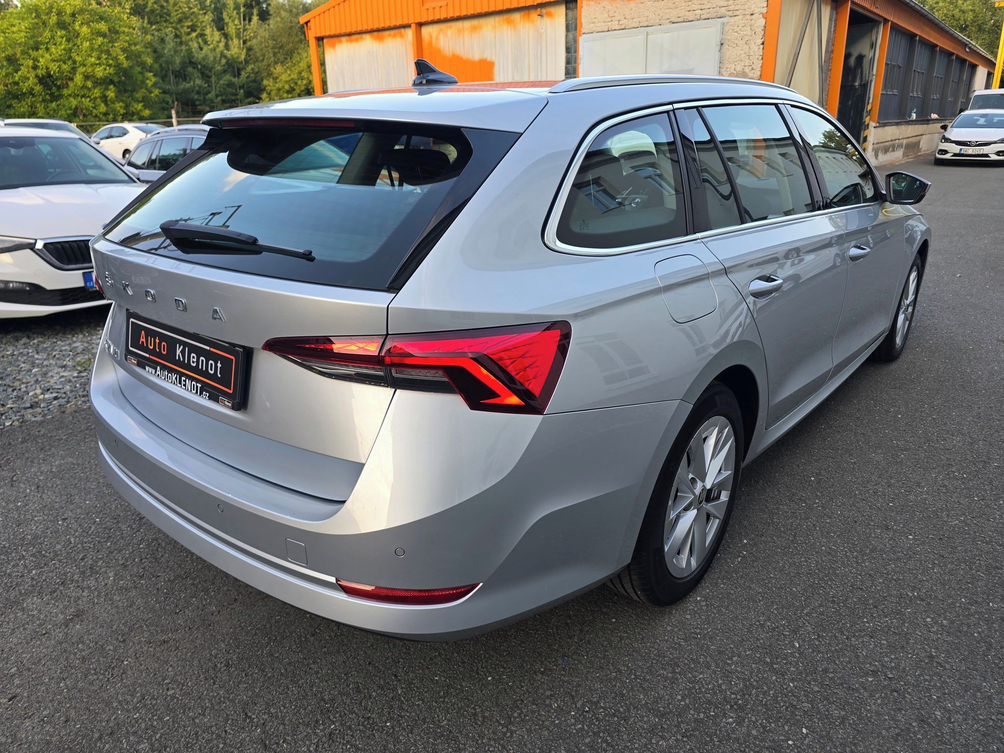 Škoda Octavia, 2.0TDi 110kW DSG STYLE + NAVI - fotka 4