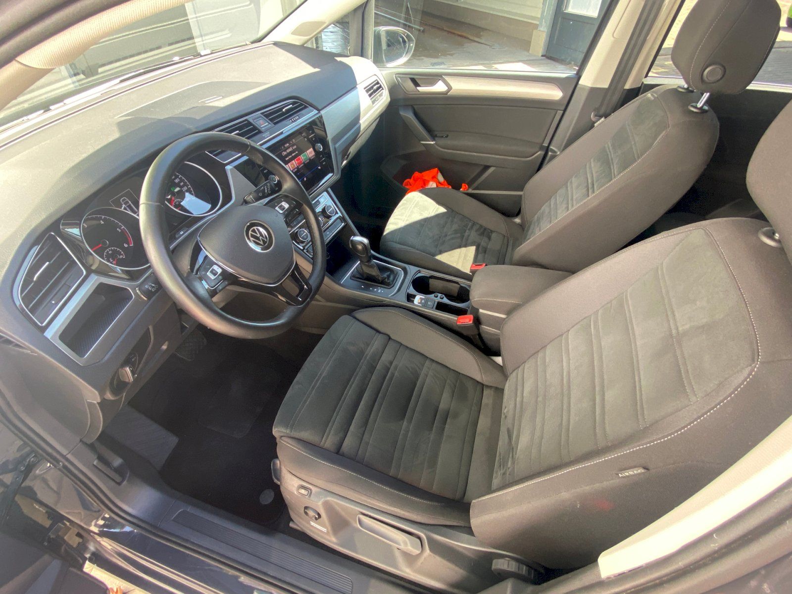 Volkswagen Touran, Comfortline 2.0 TDI 110 kW DSG - fotka 5