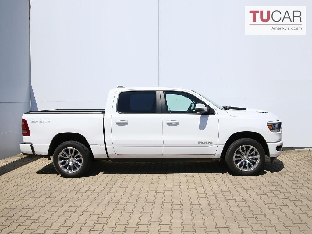 RAM 1500, Laramie 5.7 V8 HEMI - fotka 3