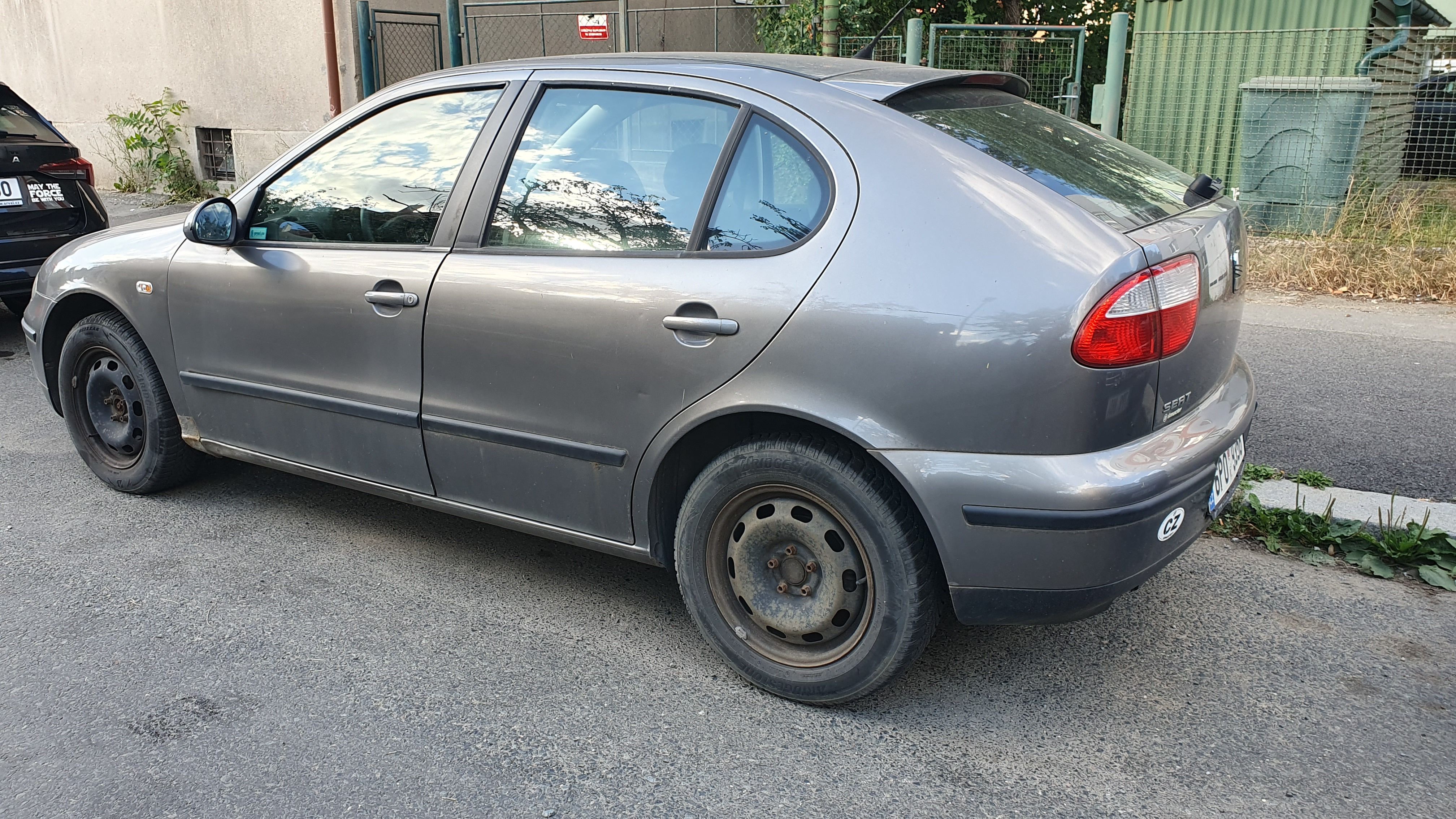 Seat Leon, 1.4 16V, r. v. 2004, 248xxx km - fotka 3