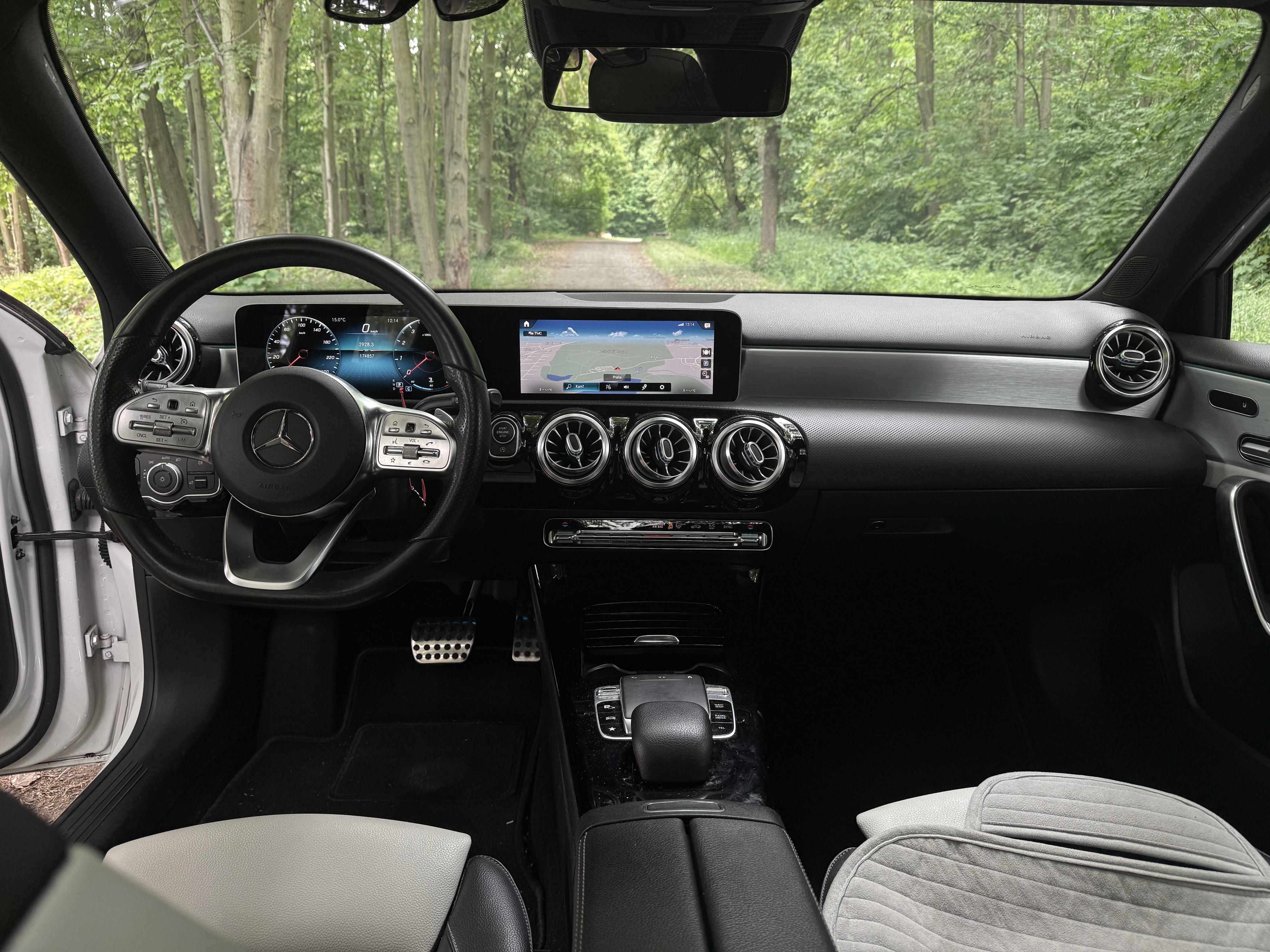 Mercedes-Benz Třídy A, Mercedes-Benz A 250 AMG Line - fotka 5