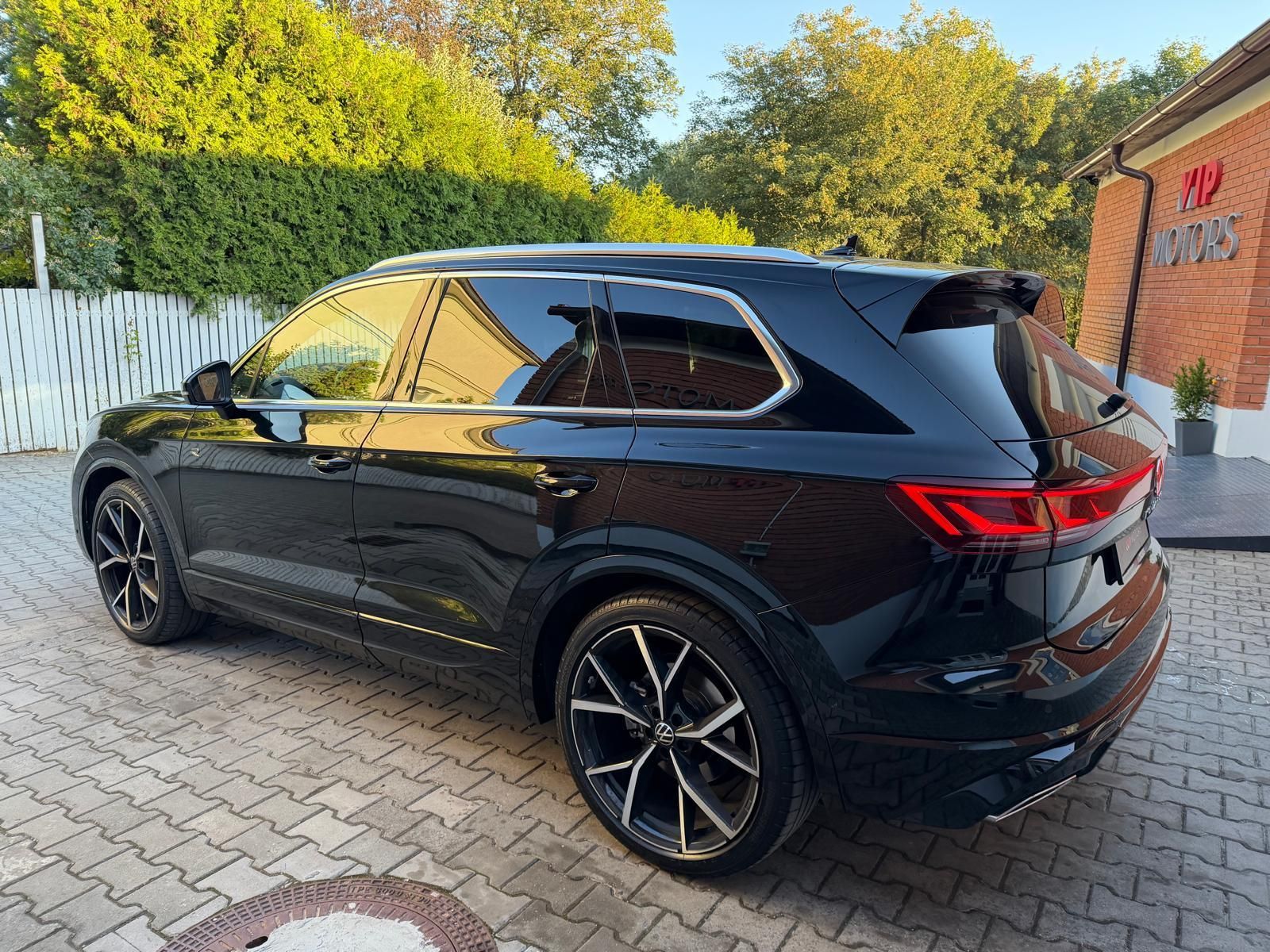 Volkswagen Touareg, 30D-R22-NEZ.T-IQ-TAŽ-R LINE - fotka 3