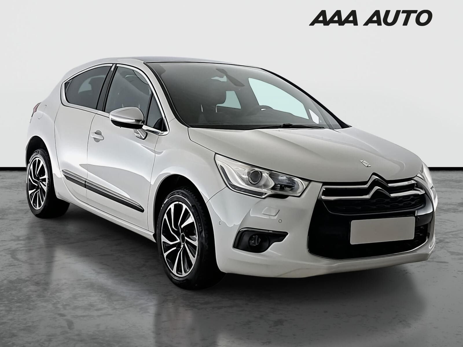 DS 4, 1.6 e-HDi, ČR,1.maj