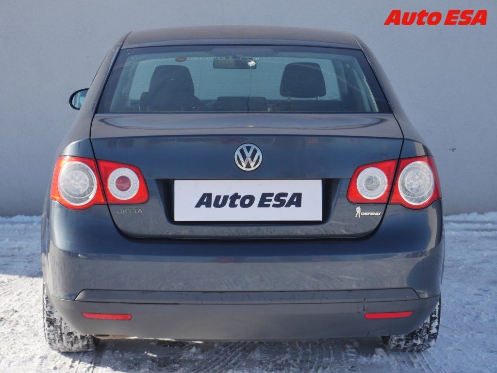 Volkswagen Jetta, 1.6i,ČR,autoAC - fotka 5