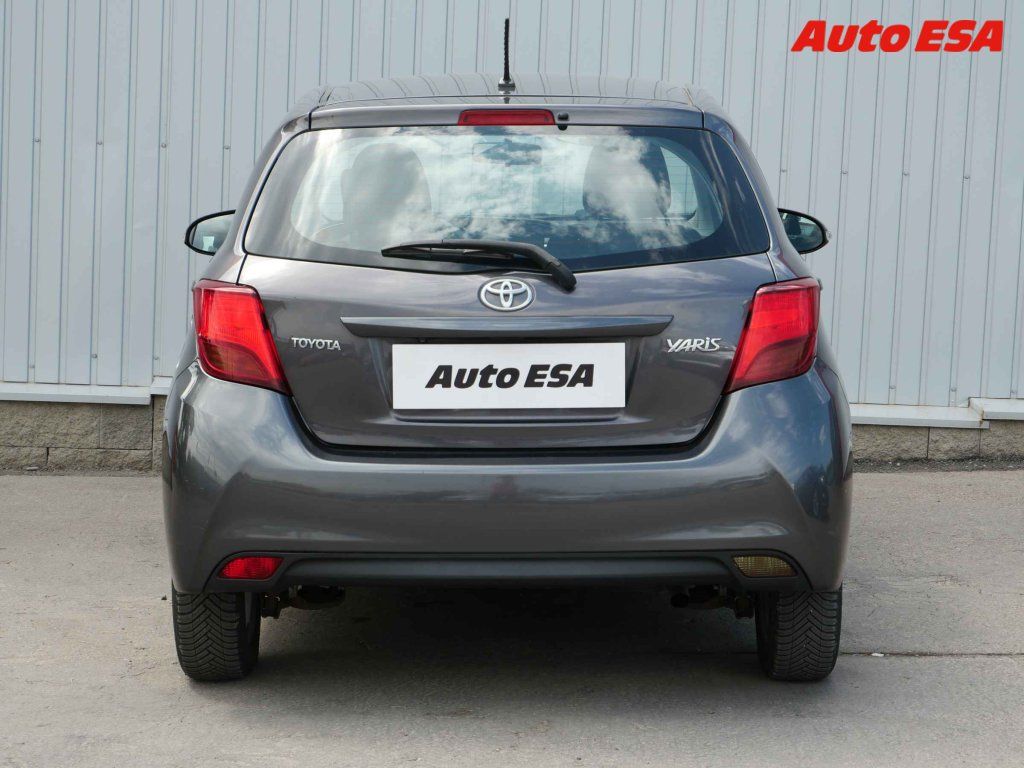 Toyota Yaris, 1.3 VVT- i,ČR,AC - fotka 5