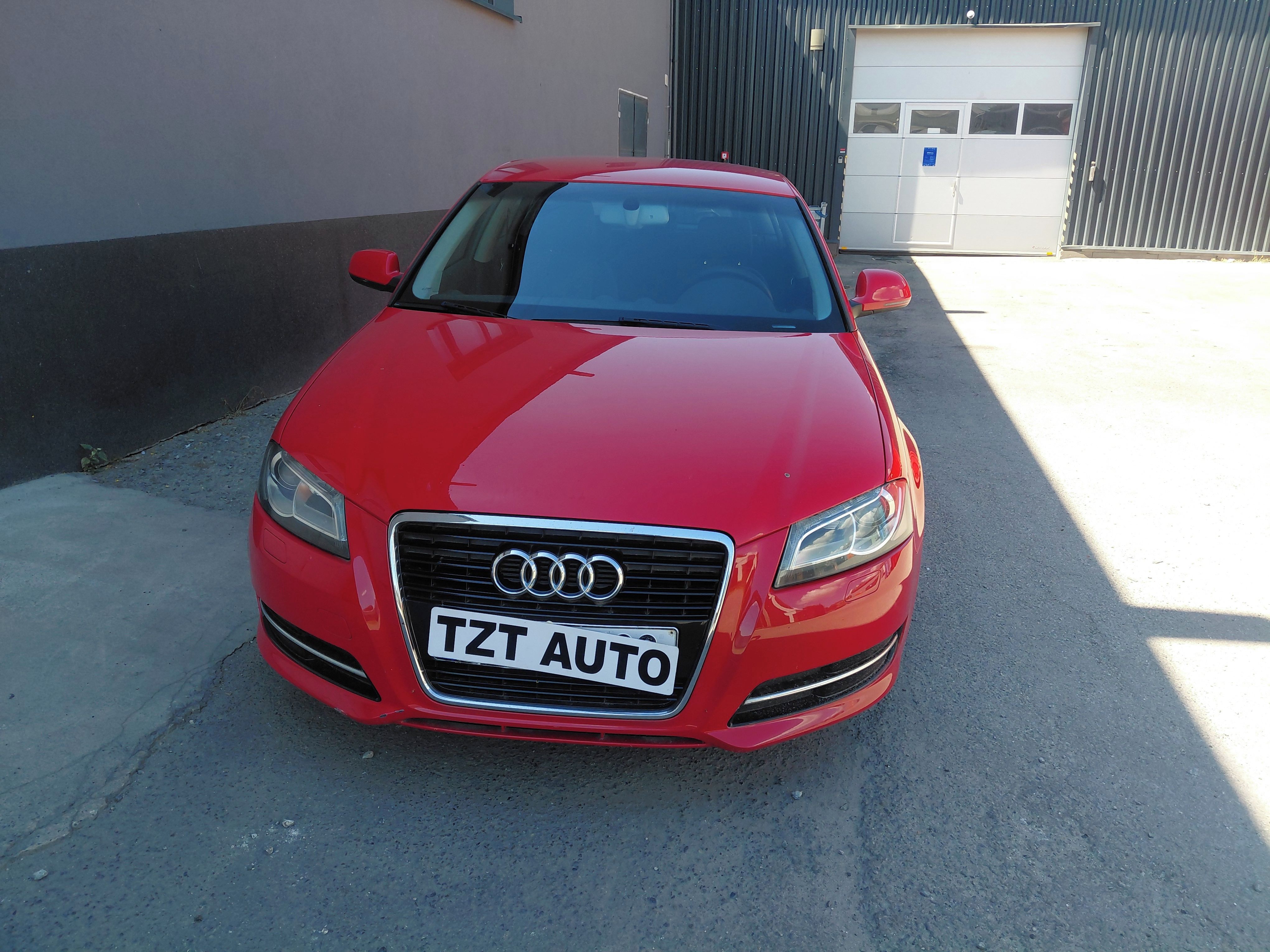 Audi A3, 1.2 TFSi 77 kW bi-xenony, DSG - fotka 5