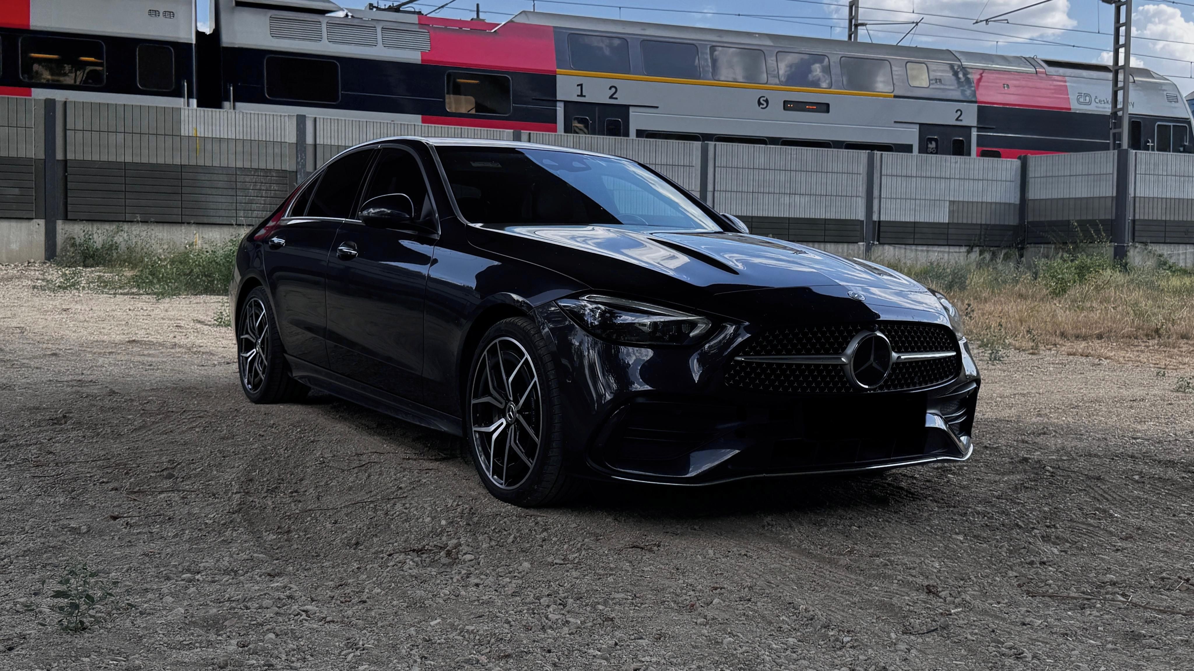Mercedes-Benz Třídy C, C220d, AMG, ZÁRUKA, TOP VÝBAVA - fotka 3