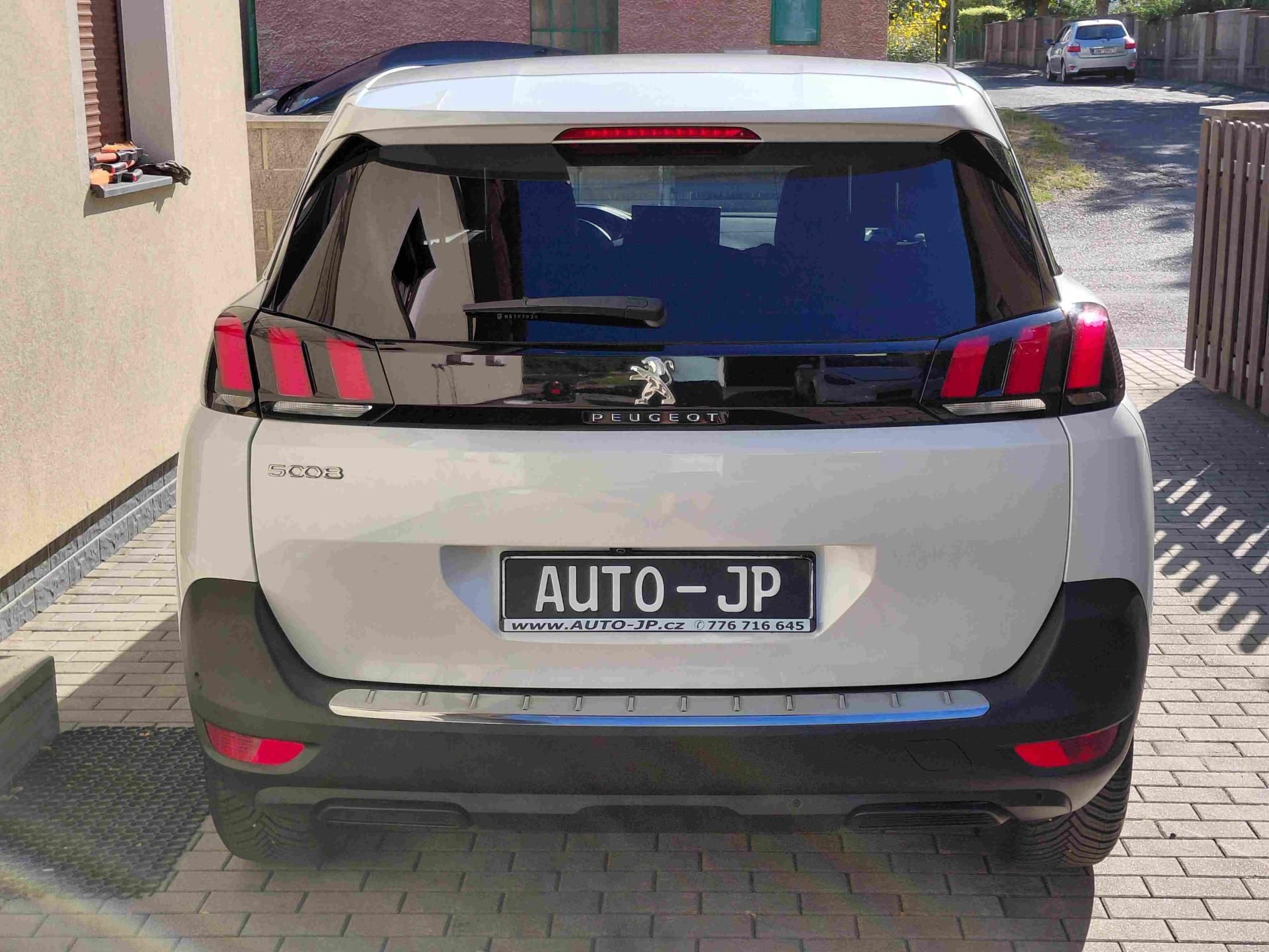 Peugeot 5008, 1,2PT EAT8 ALLURE - fotka 4