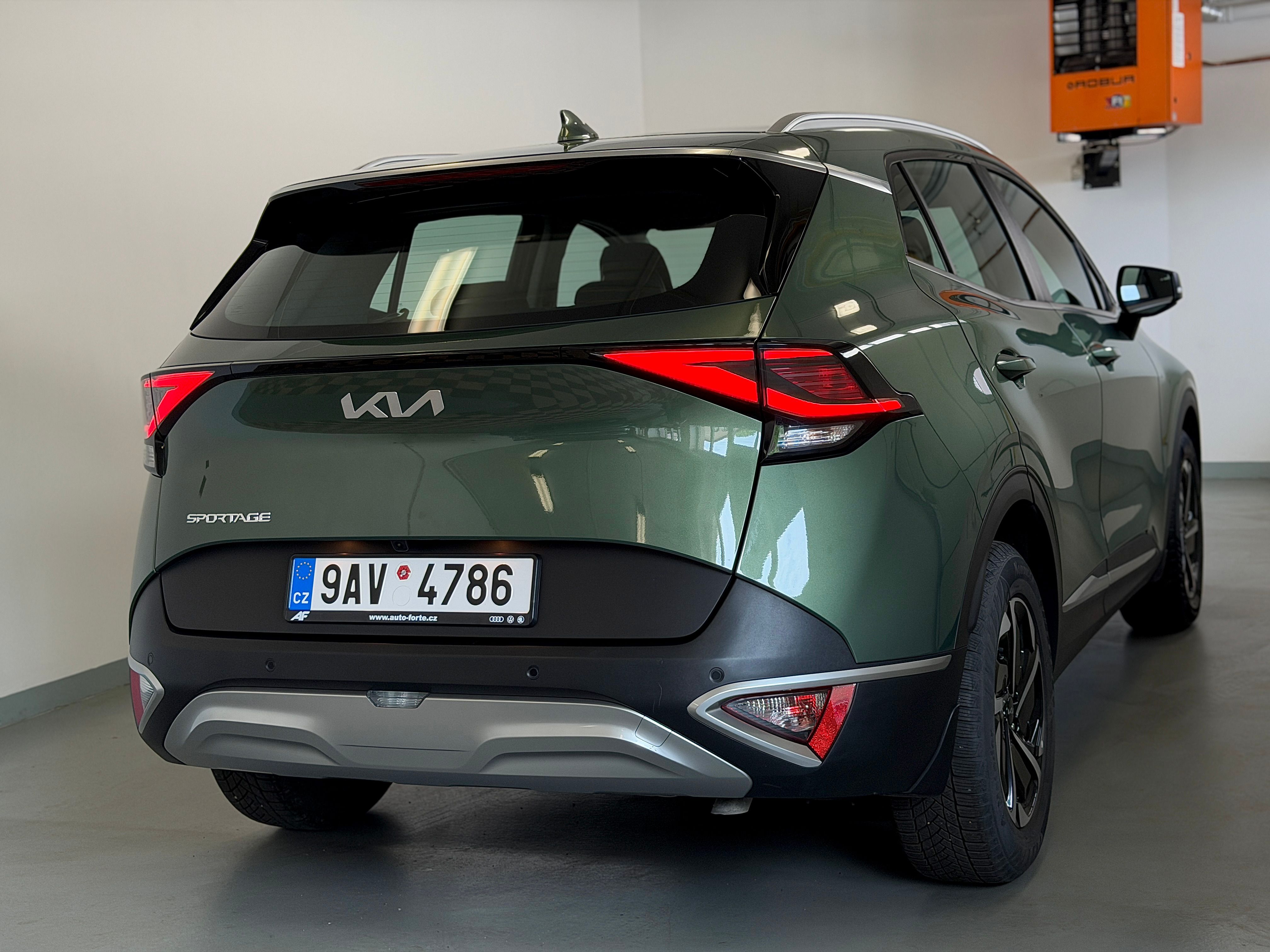Kia Sportage, EXCLUSIVE 1,6 T-GDi 110kw ČR - fotka 5