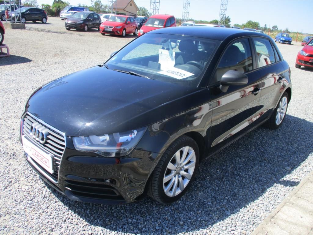 Audi A1, 1,2 TSi,klima,Navi,serv.kn. - fotka 3
