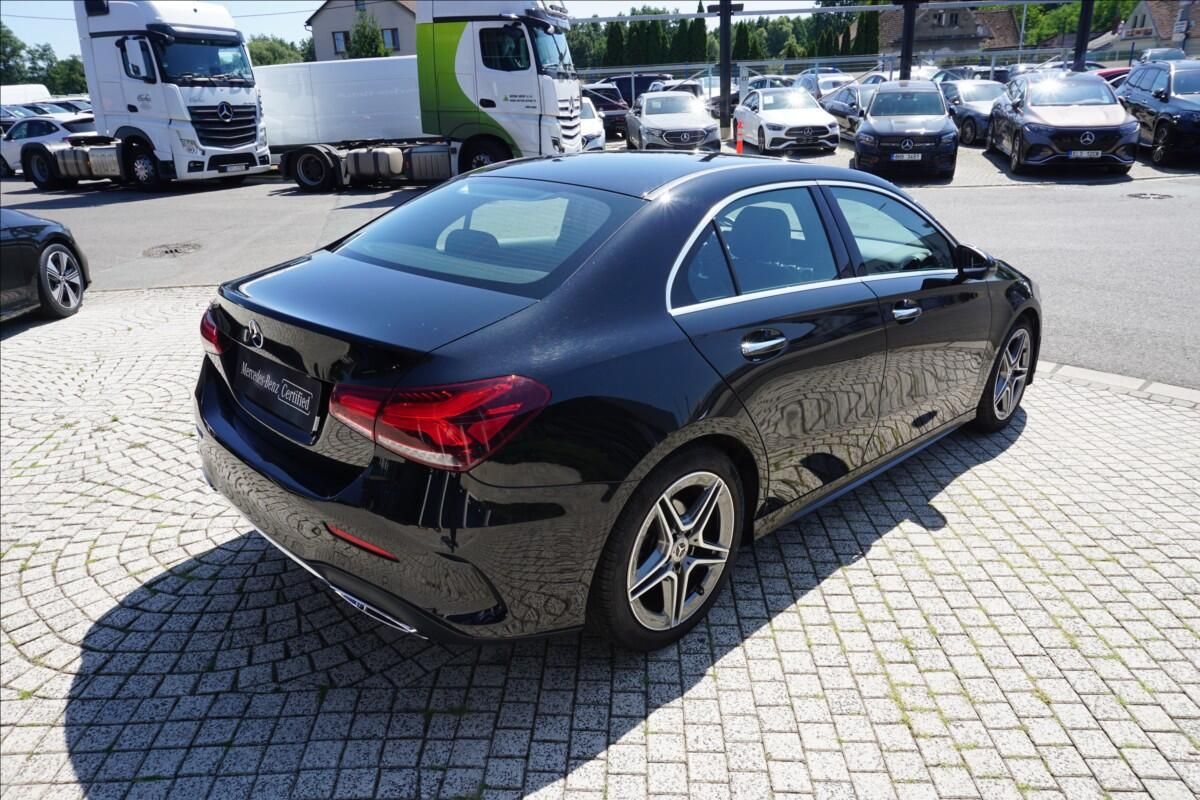 Mercedes-Benz Třídy A, 1,3 A 180 sedan 1. maj ČR - fotka 6