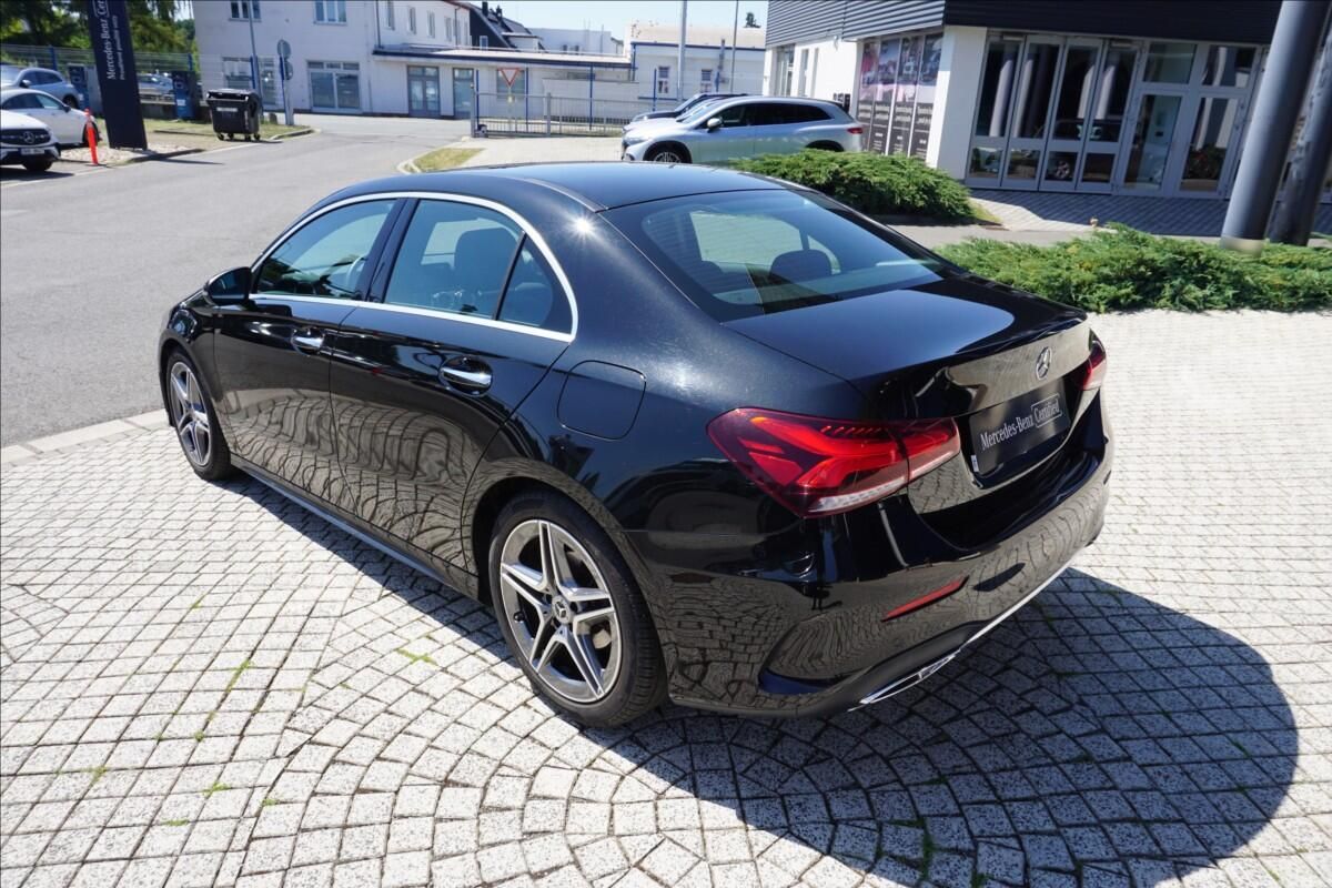 Mercedes-Benz Třídy A, 1,3 A 180 sedan 1. maj ČR - fotka 4