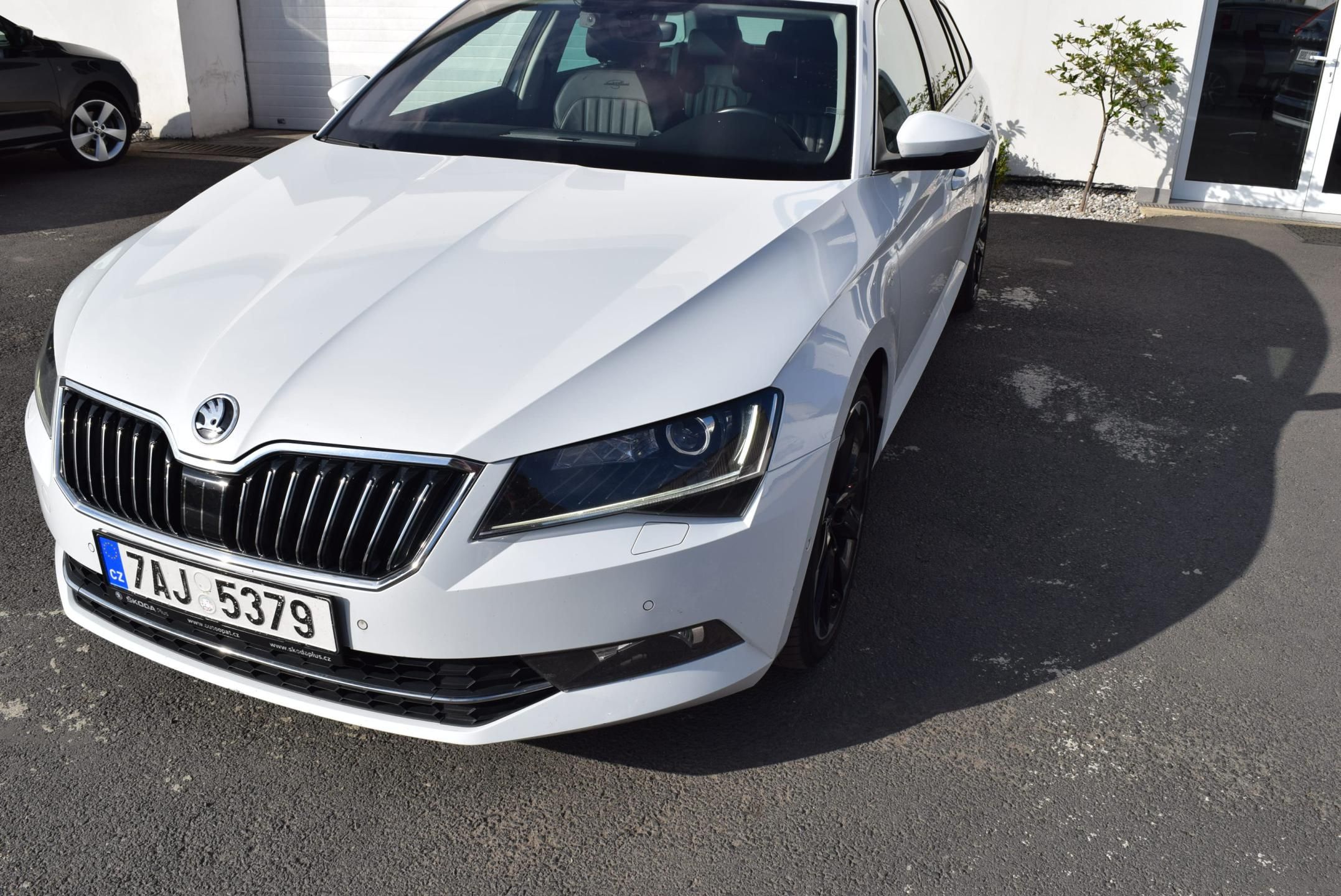 Škoda Superb, 2.0TDI 110kw 4x4 L&K DSG TAŽNÉ - fotka 2