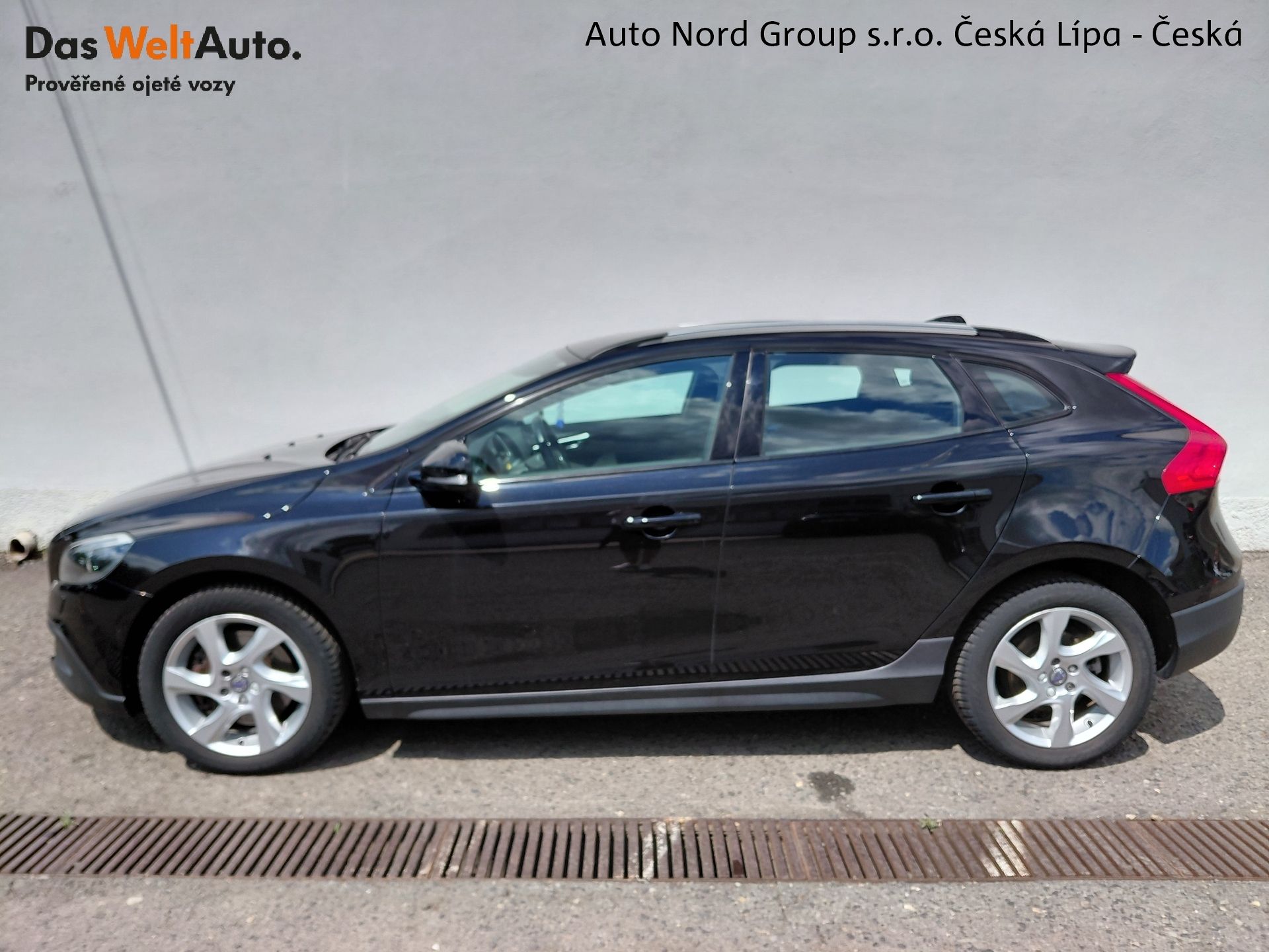Volvo V40, CROSS COUNTRY D3 DRIVE-E - fotka 3