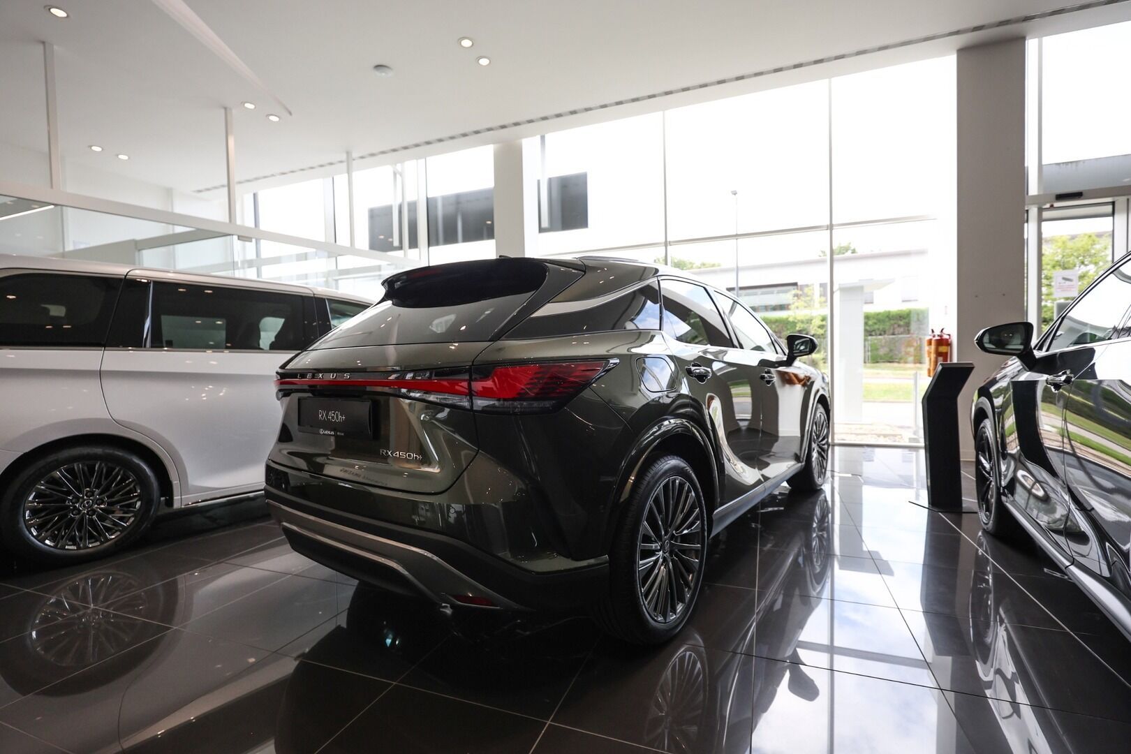Lexus RX, 450h+ 2.5 PHEV LUXURY - fotka 5