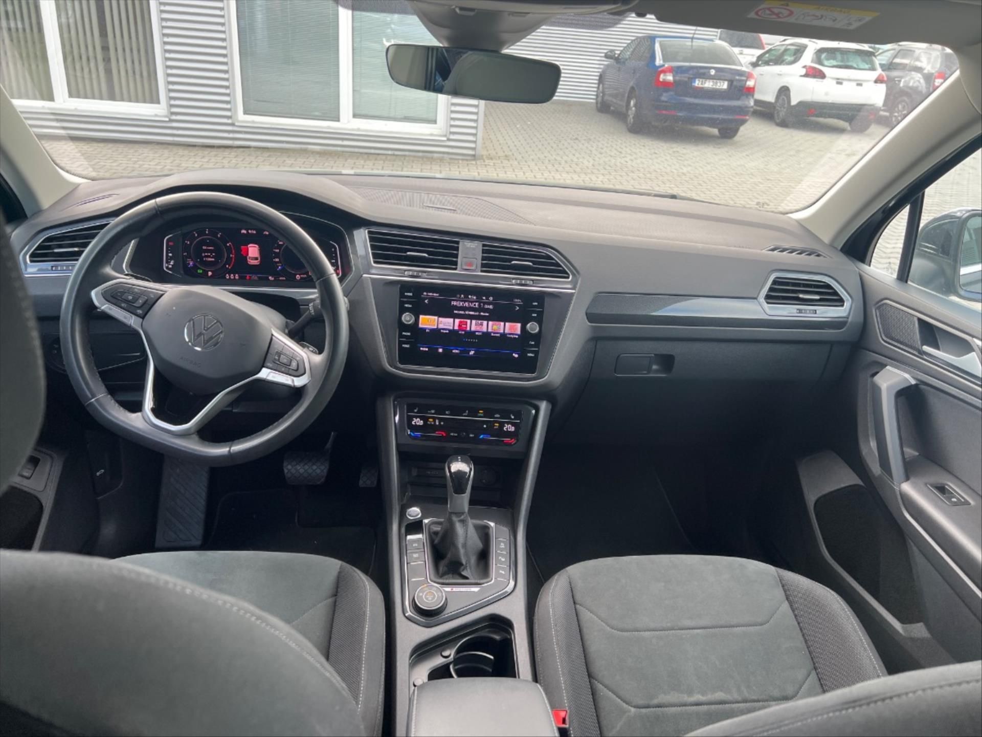 Volkswagen Tiguan, 2,0 TSI 140kW 4MOT DSG DPH Ele - fotka 3