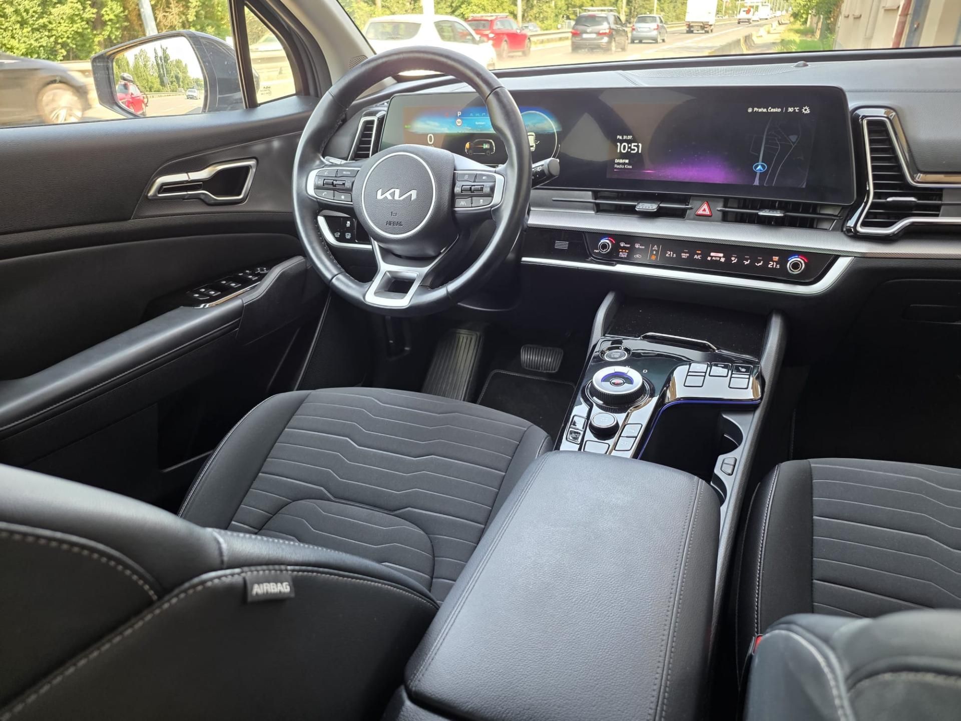 Kia Sportage, 1.6-HEV-V ZÁRUCE-NÍZKÉ KM - fotka 2