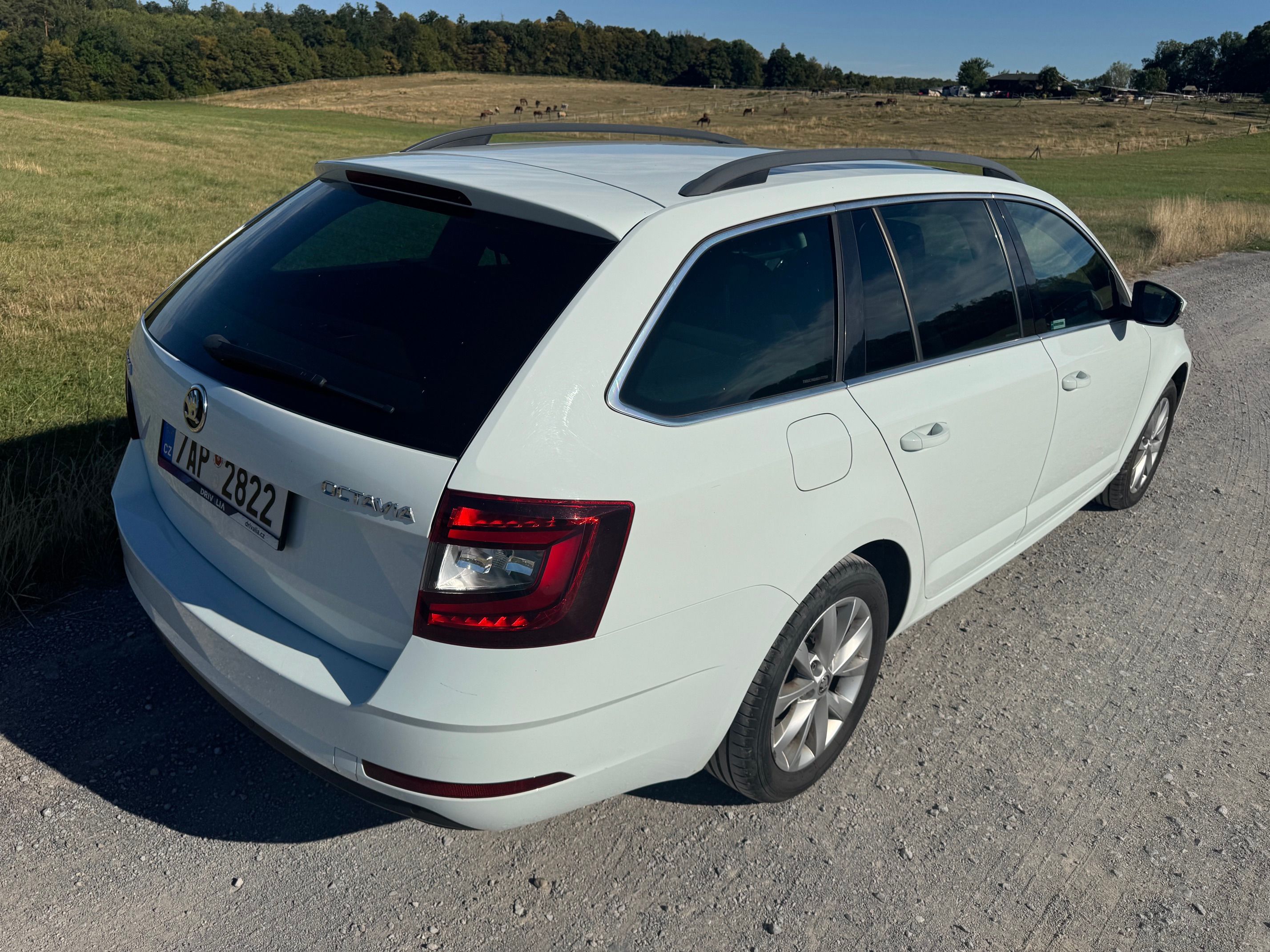 Škoda Octavia, 1.6TDI 85kW DSG STYLE+ KOUP ČR - fotka 3