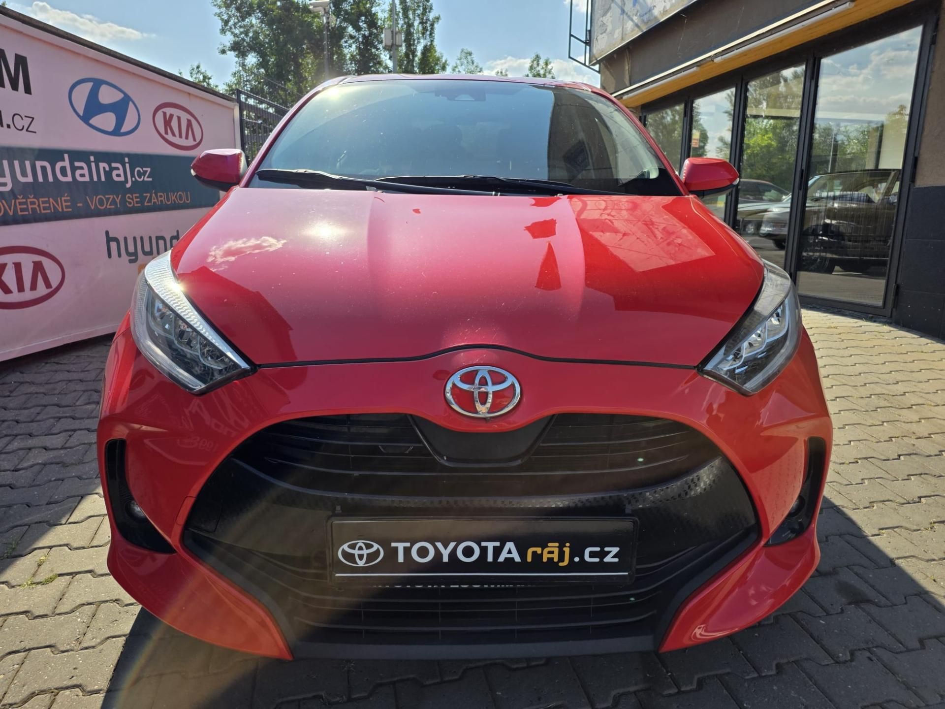 Toyota Yaris, 1.5-V ZÁRUCE-1.MAJITEL-AUTOMAT - fotka 5