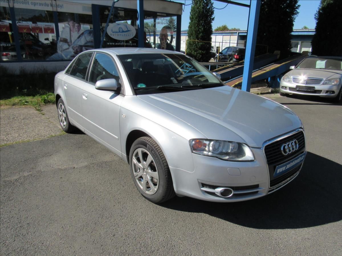 Audi A4, 1,6 i 75kW Sedan - fotka 3
