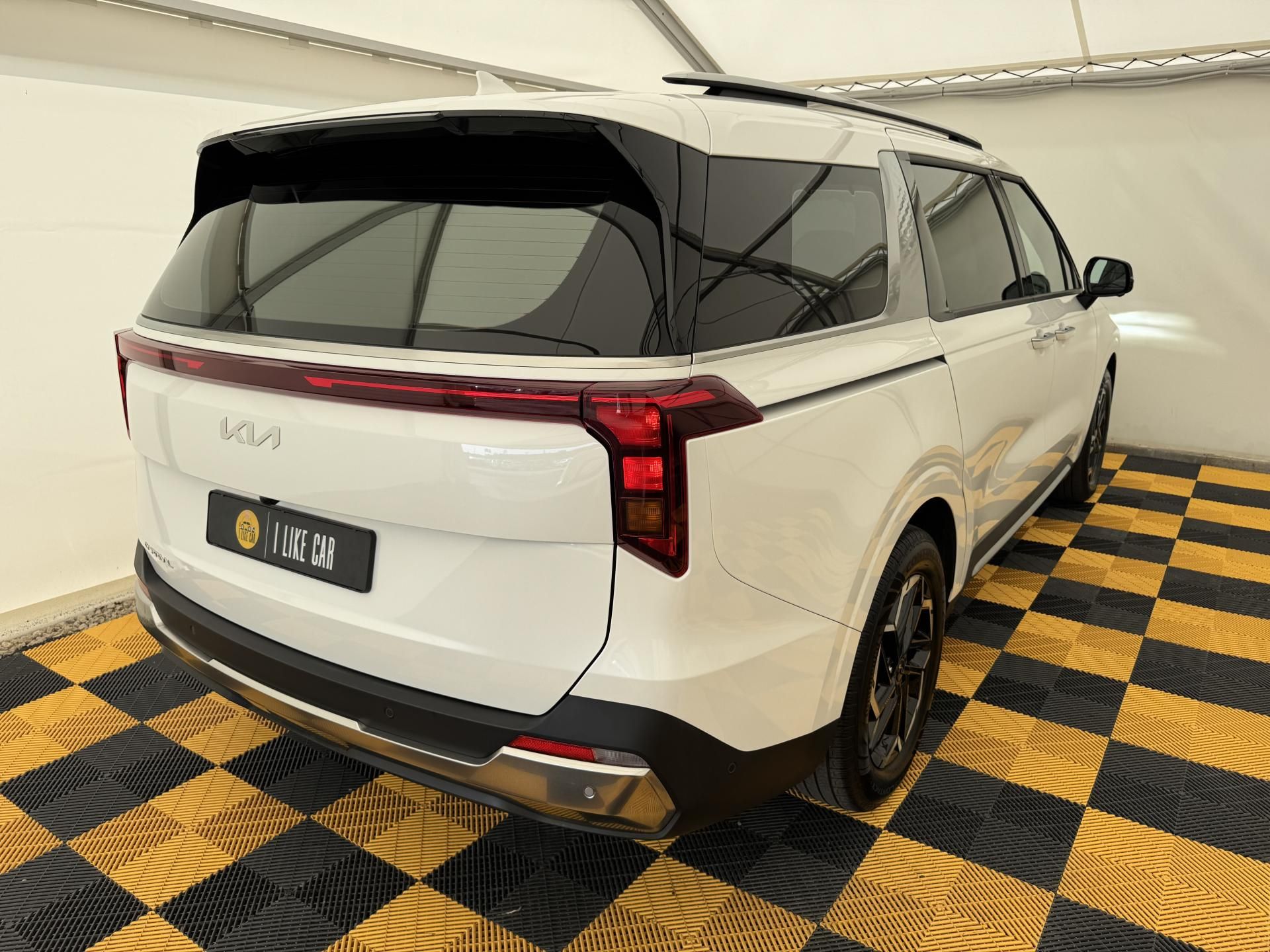 Kia Carnival, 2.2d*AT*145kw*9-mist*DPH* - fotka 5