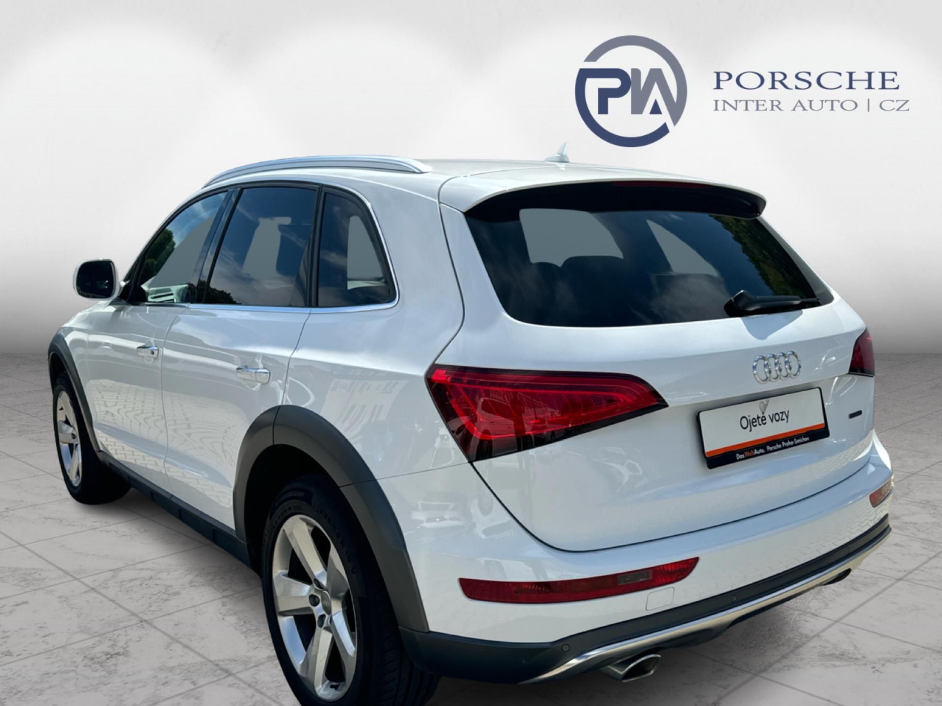 Audi Q5, 2.0 TDi 140kW S tronic - fotka 4