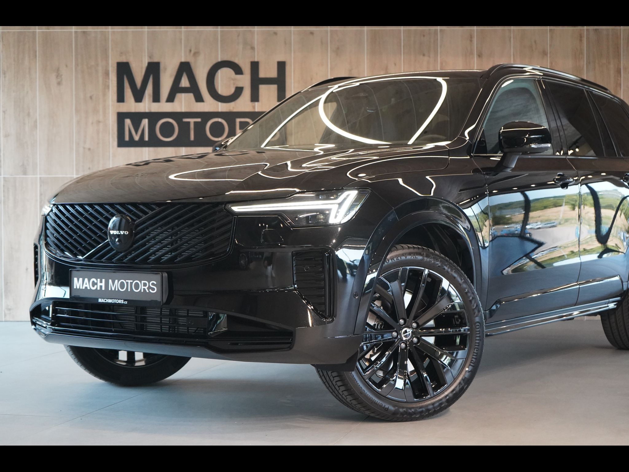 Volvo XC90, B5 PLUS Black Edition, Vzduch - fotka 2