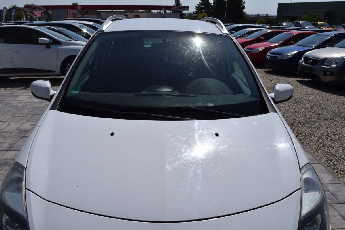 Renault Clio, 1,2 i 74KW ALU KLIMA TAŽNÉ - fotka 3