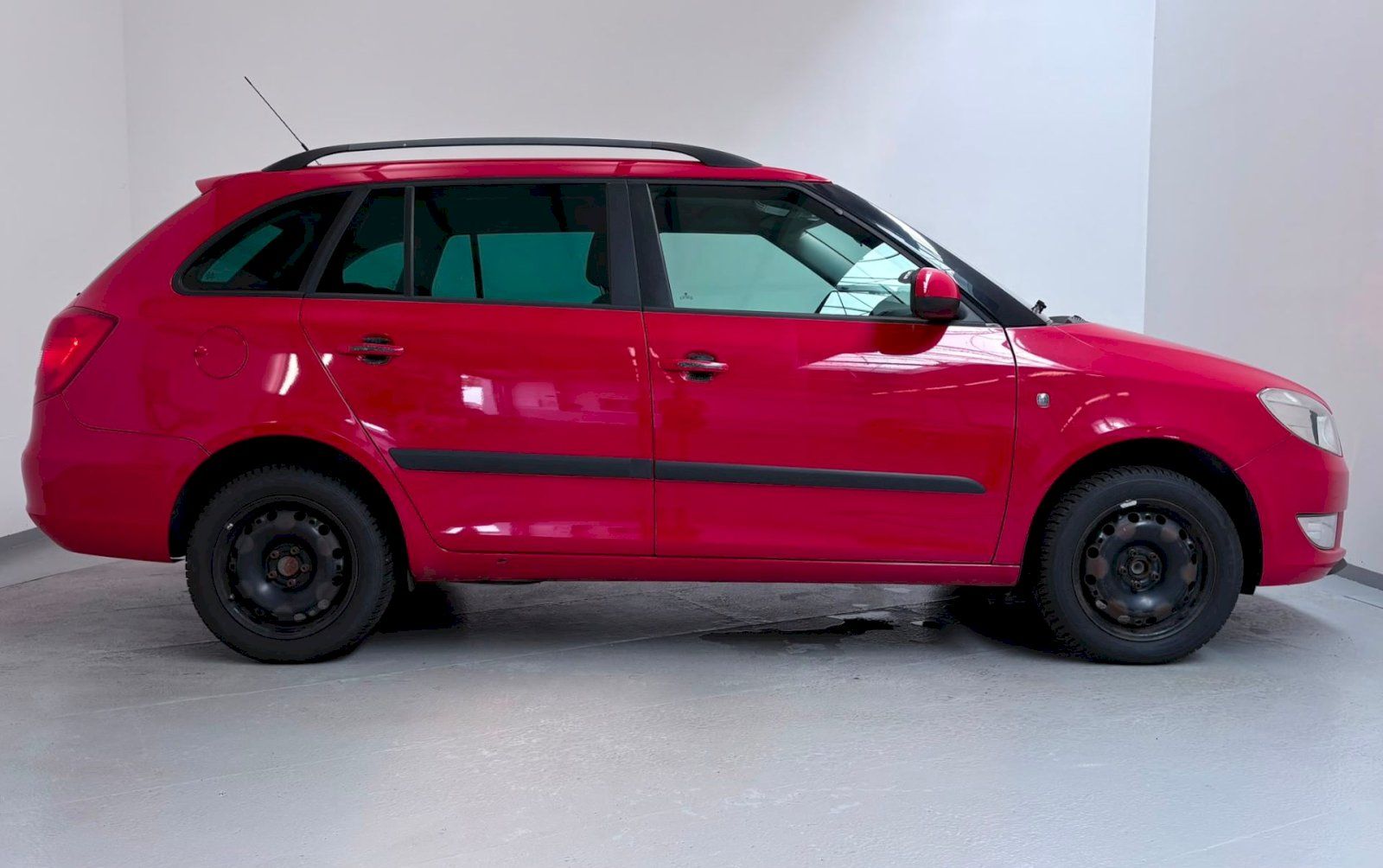 Škoda Fabia, Combi  1,2HTP/51kW  Ambiente M - fotka 6