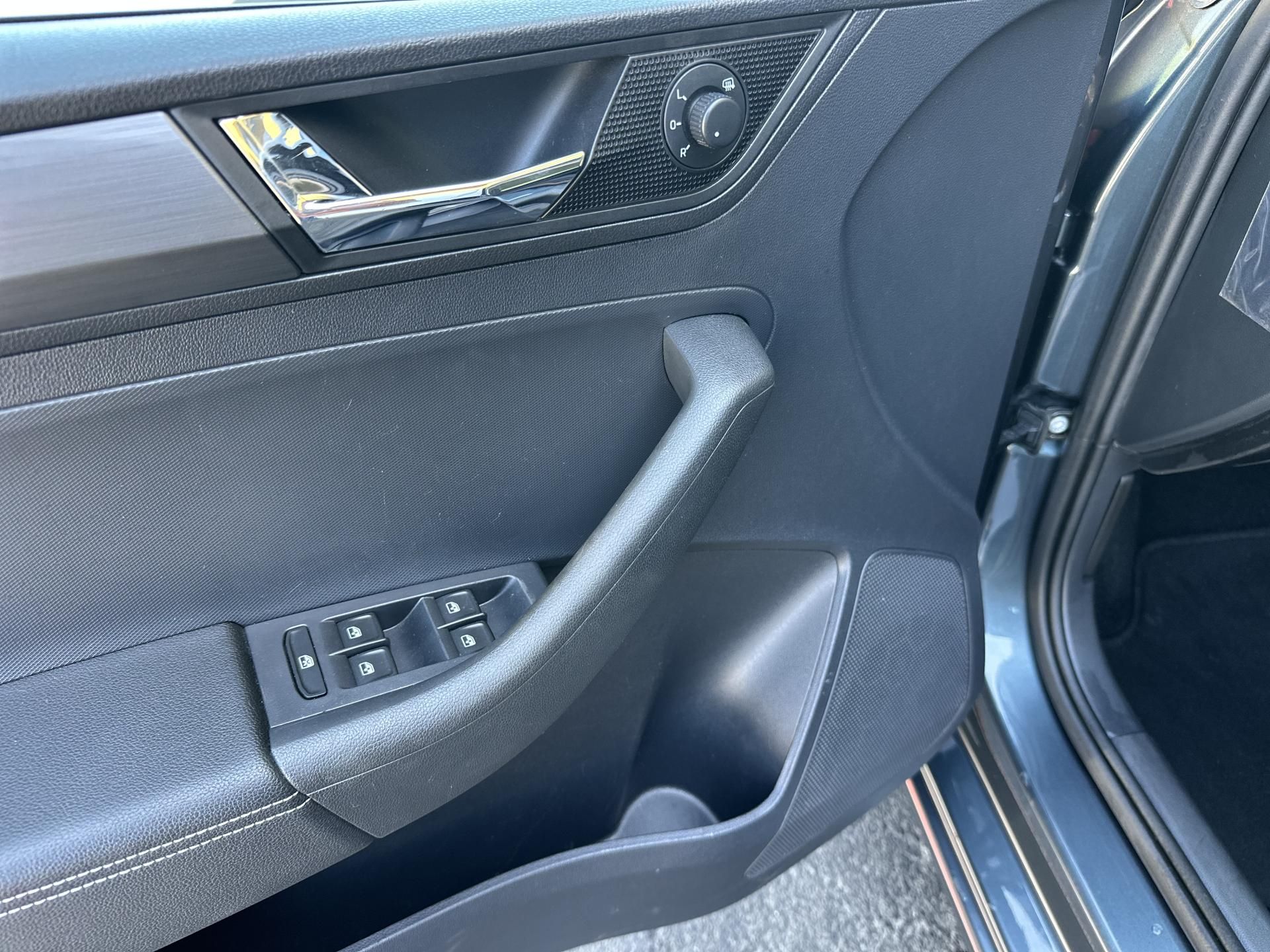 Škoda Rapid, SPACEBACK* DSG *1.0TSI / 1.Maj - fotka 5