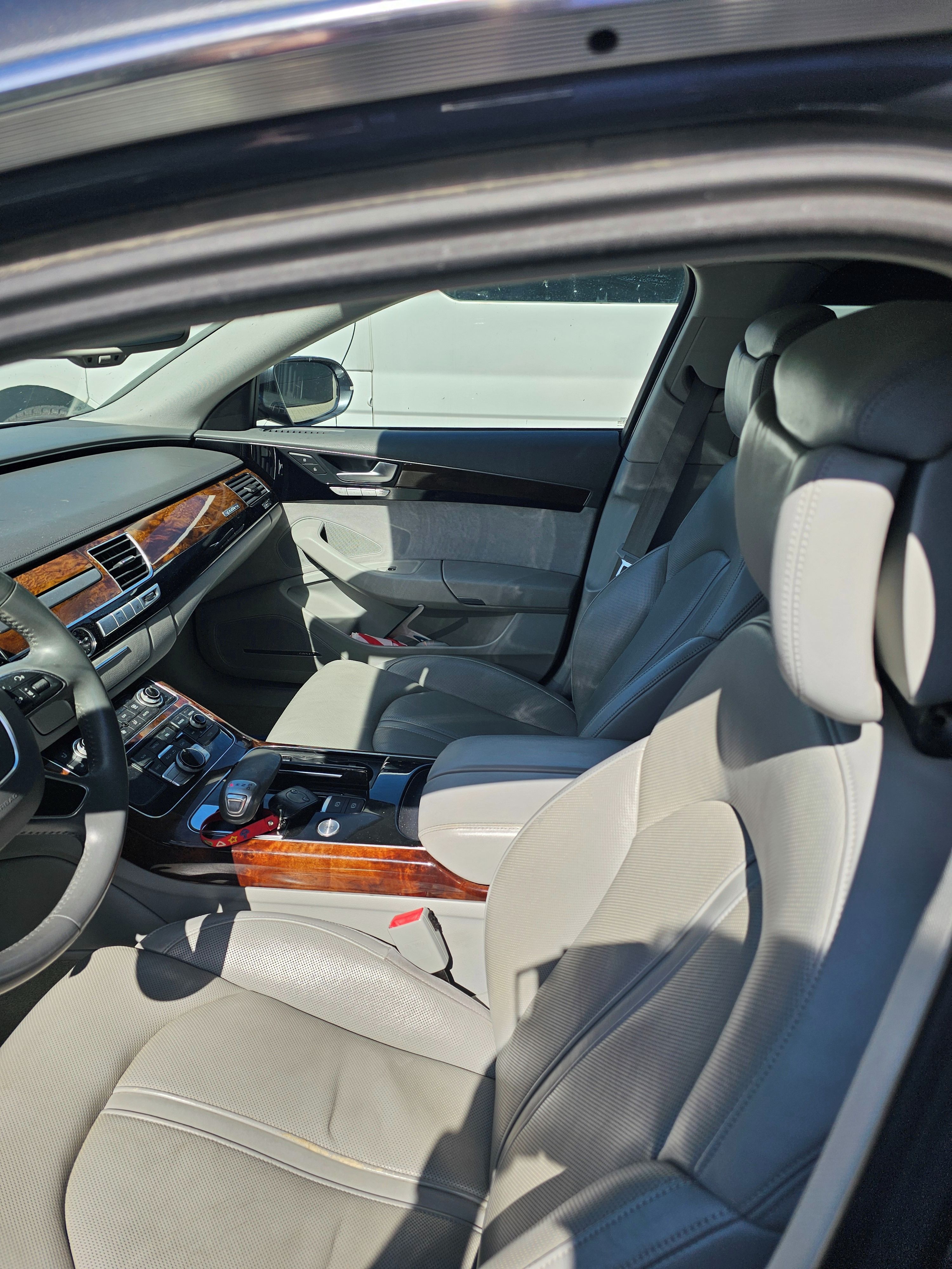Audi A8, 3.0 V6 Long - fotka 4