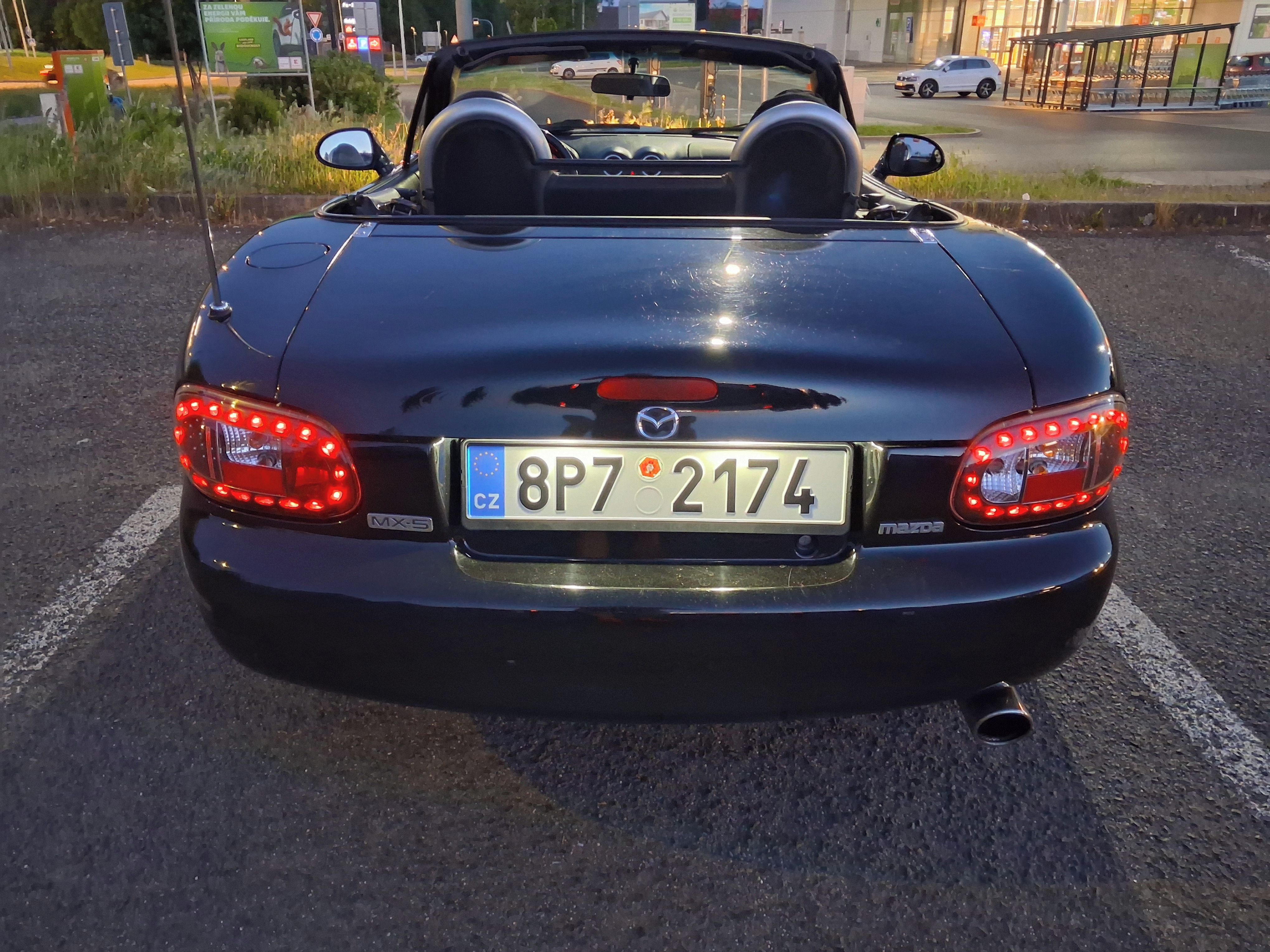 Mazda MX-5 - fotka 3