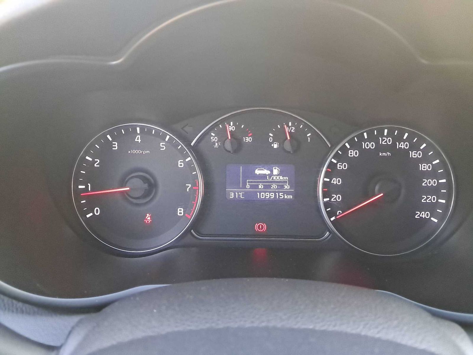 Kia Carens, 1.6 GDI, ČR,1.maj, Tempomat - fotka 3