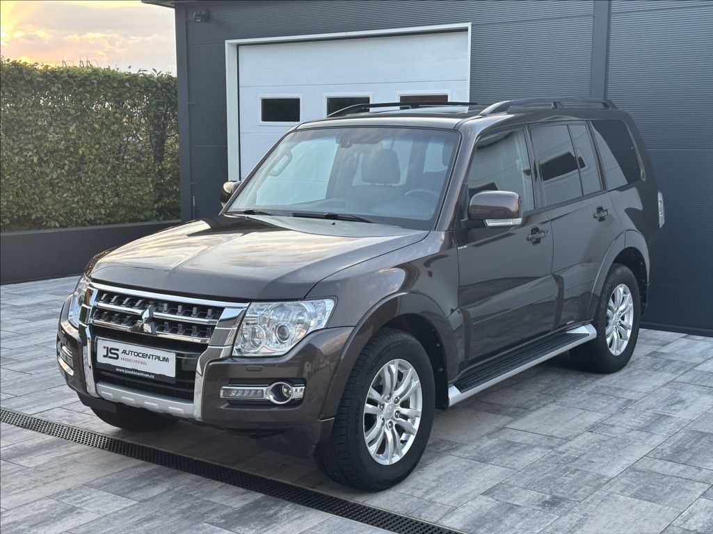 Mitsubishi Pajero, 3,2 DI-D 190PS  Instyle-7 4x4 - fotka 2