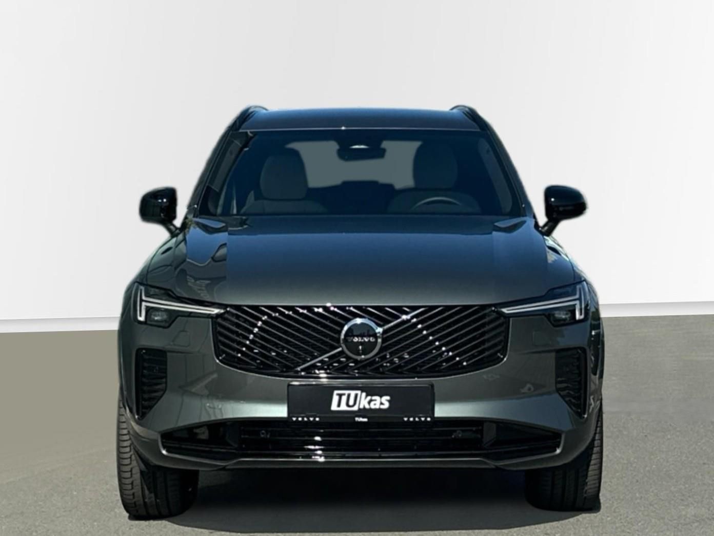 Volvo XC90, 2.0B5 184kW 4x4  PLUS DARK - fotka 3