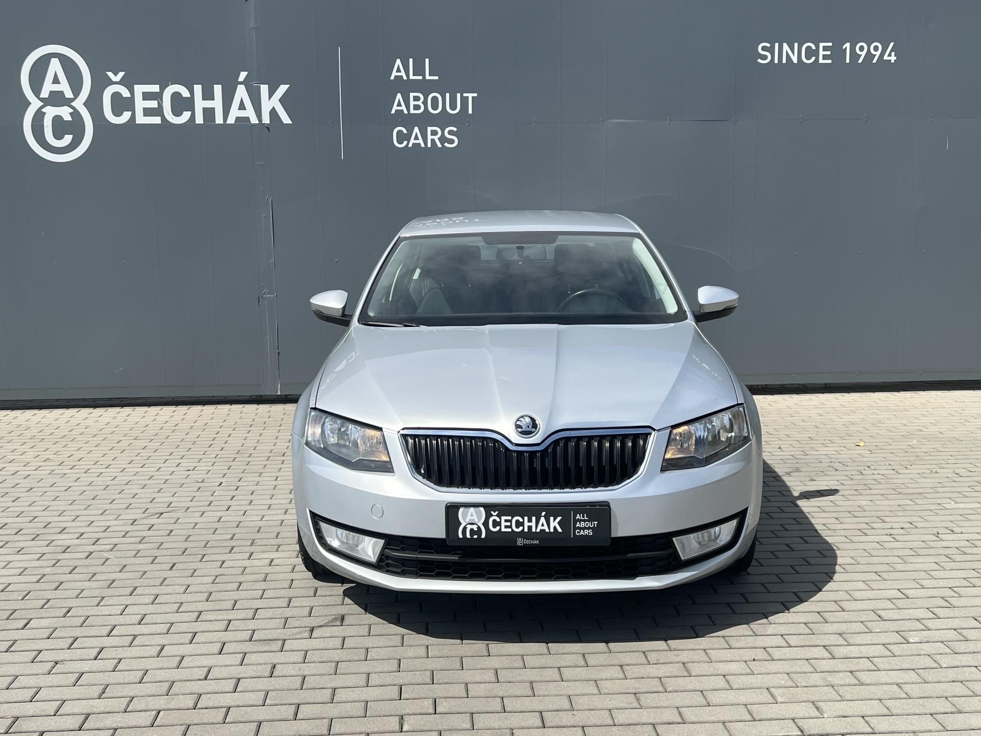 Škoda Octavia, 1,6TDi CR 77kW AMBITION - fotka 2