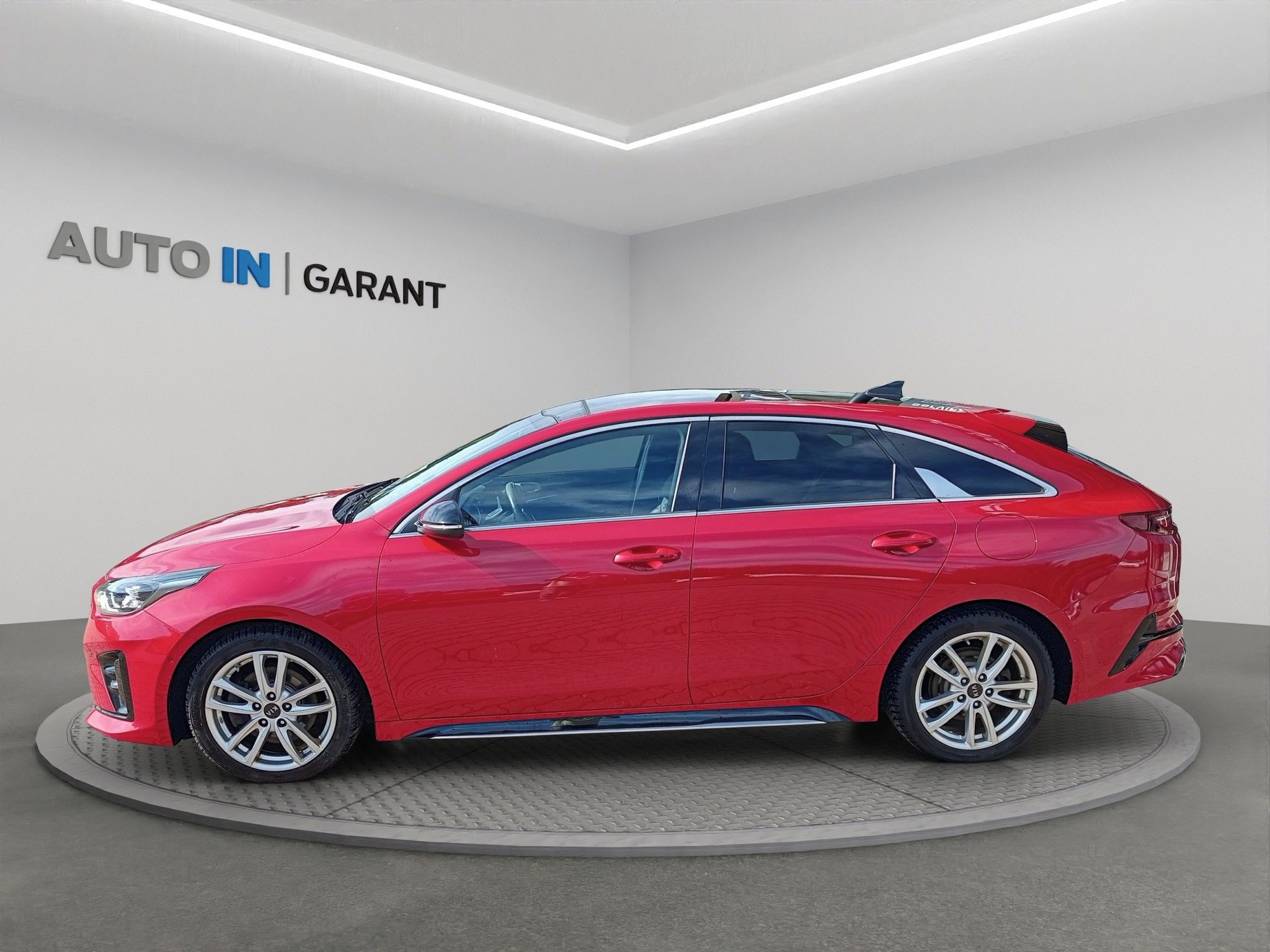 Kia ProCeed, GT-Line SW - panoramatická stř - fotka 2