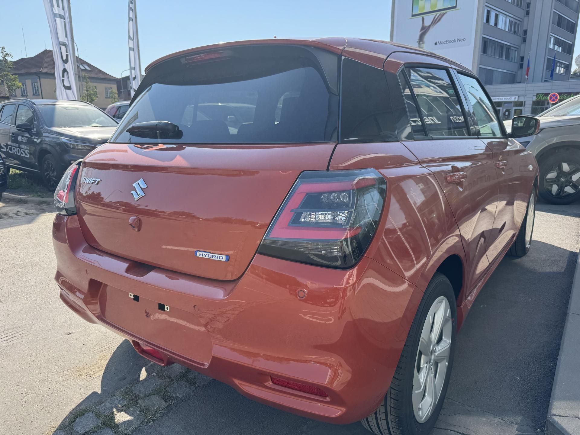 Suzuki Swift, 1,2 Premium CVT Hybrid - fotka 3