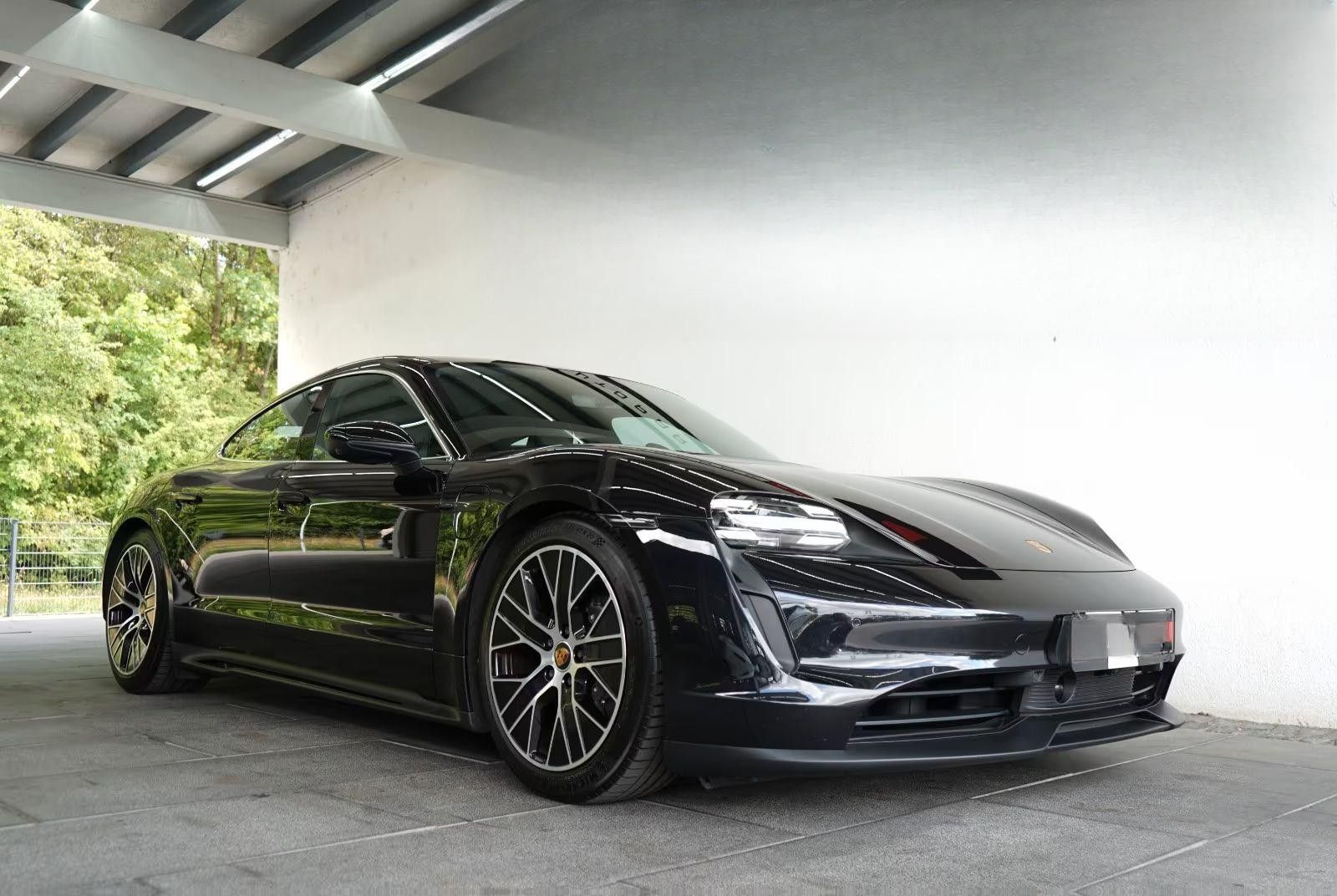 Porsche Taycan, Limousine*Panorama*vzduch podv - fotka 5