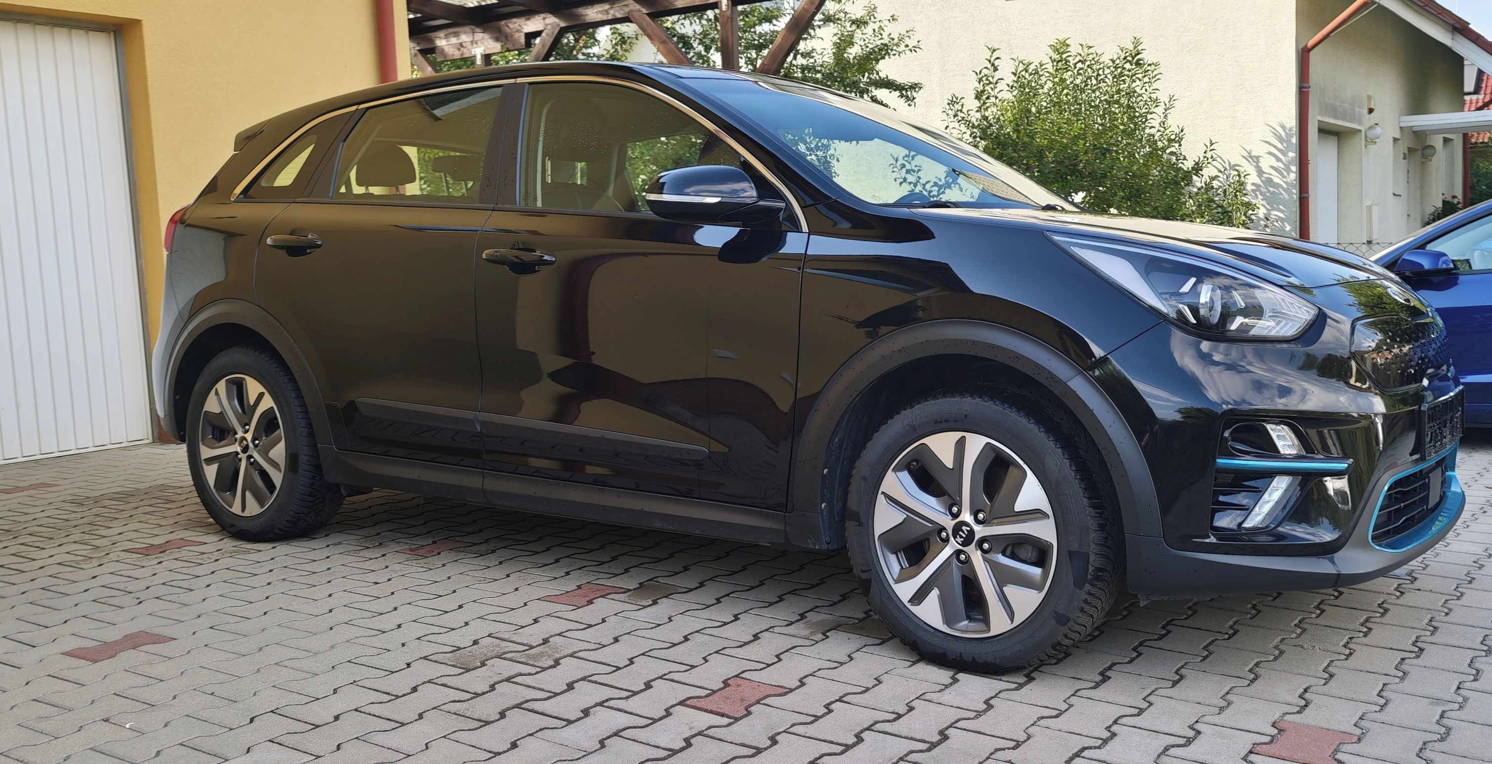Kia Niro, 64 kWh Tažné SoH 100 % 3fáze - fotka 3