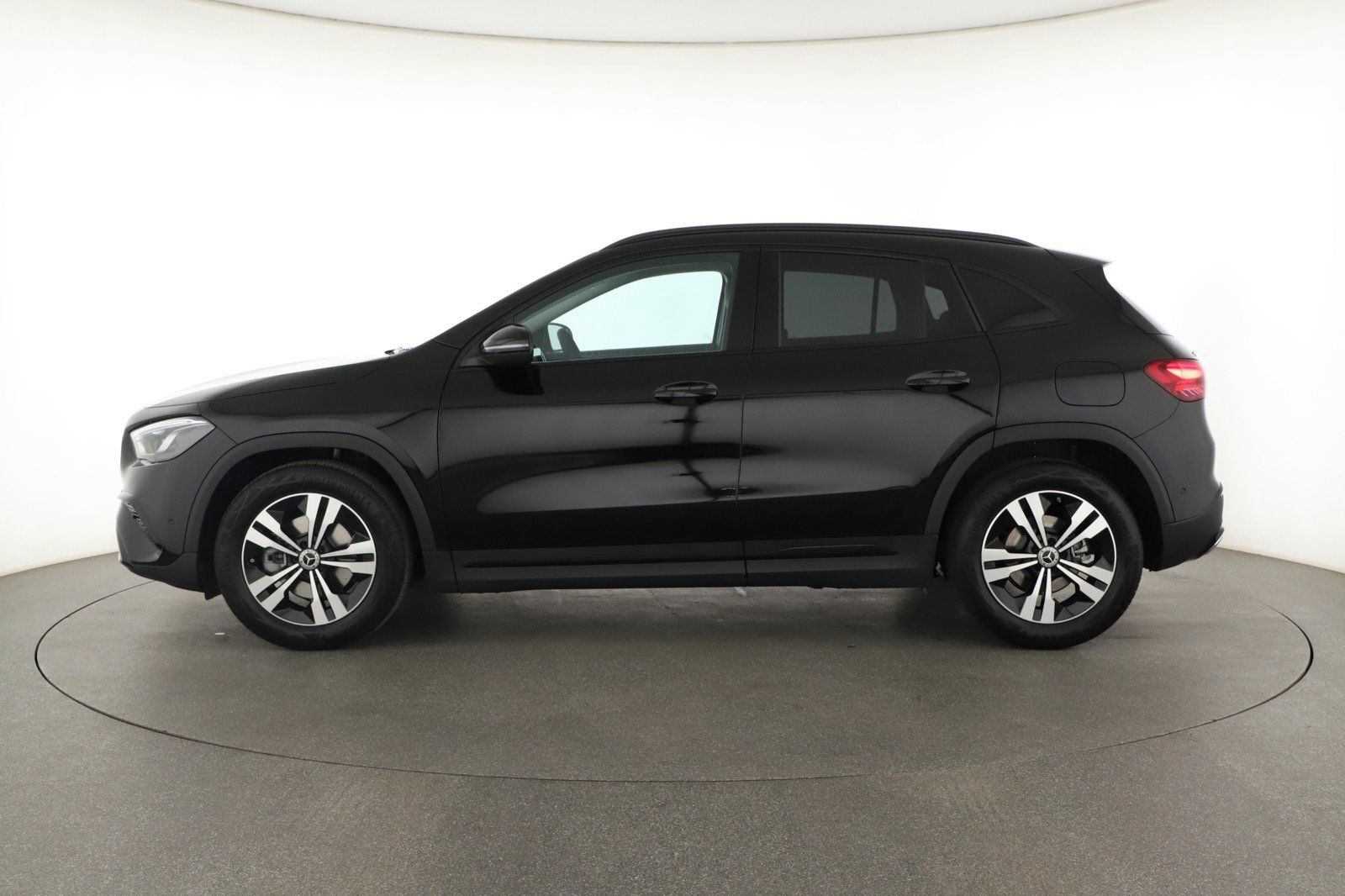 Mercedes-Benz GLA, 200, PROGRESSIVE, DPH, KAMERA - fotka 3