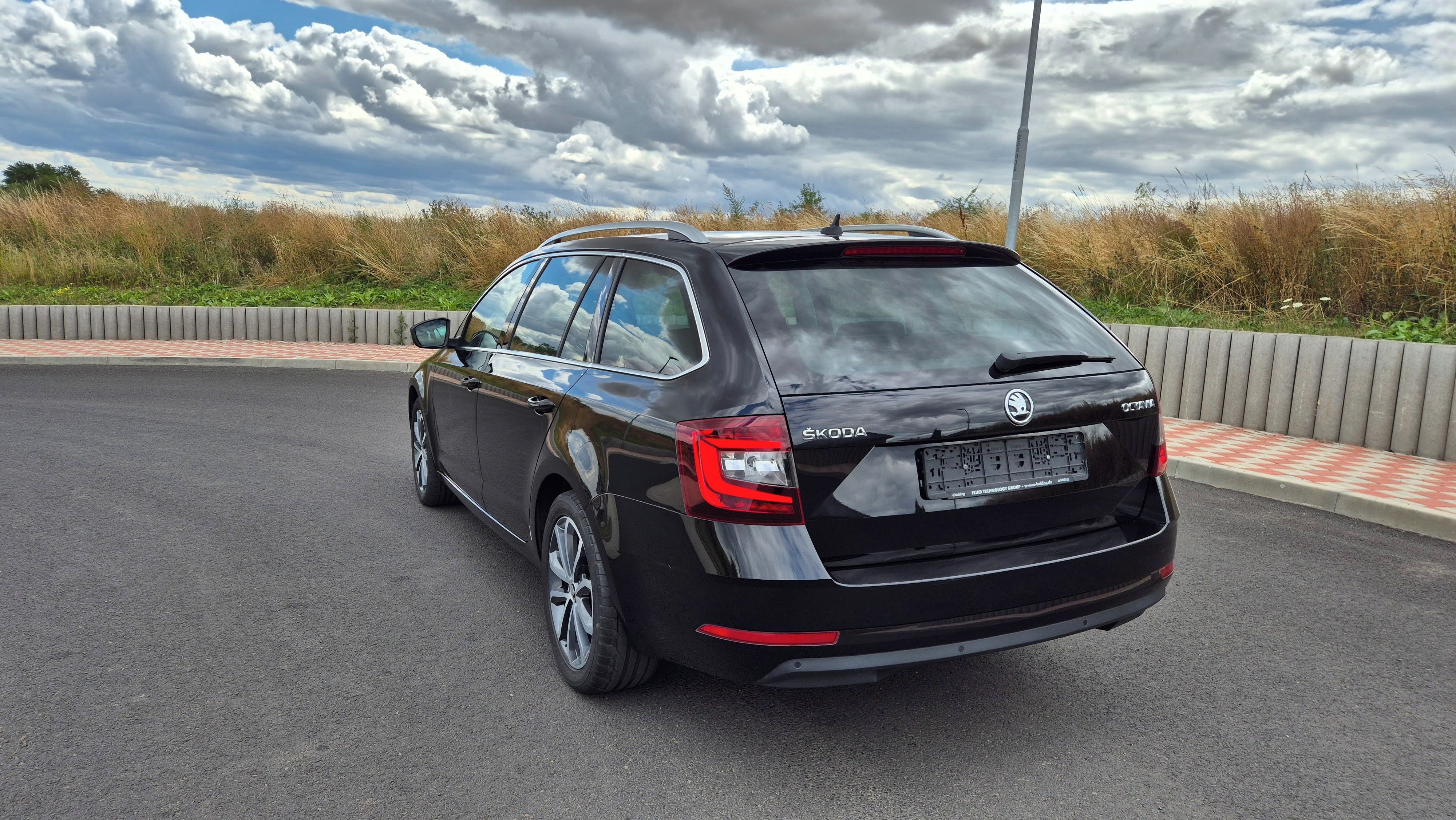 Škoda Octavia, 2,0tdi DSG, Led, Kessy, Navi - fotka 5