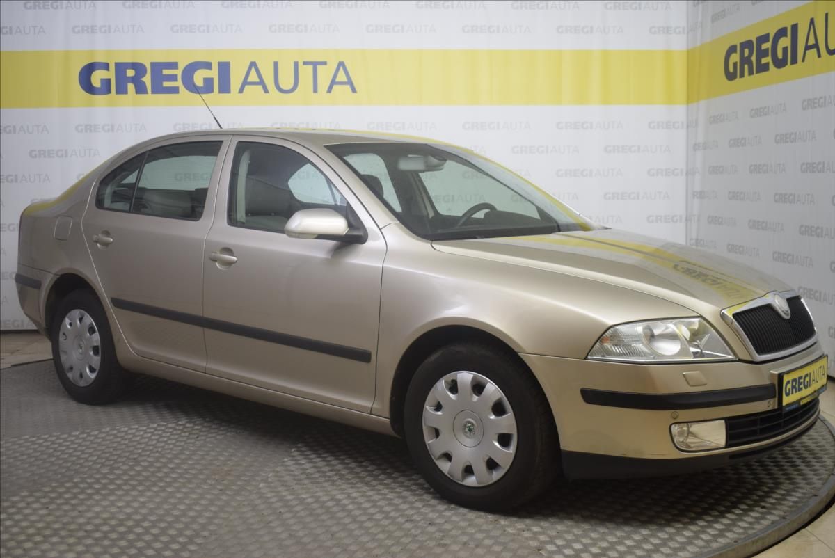 Škoda Octavia, 2,0 TDi DSG - fotka 2