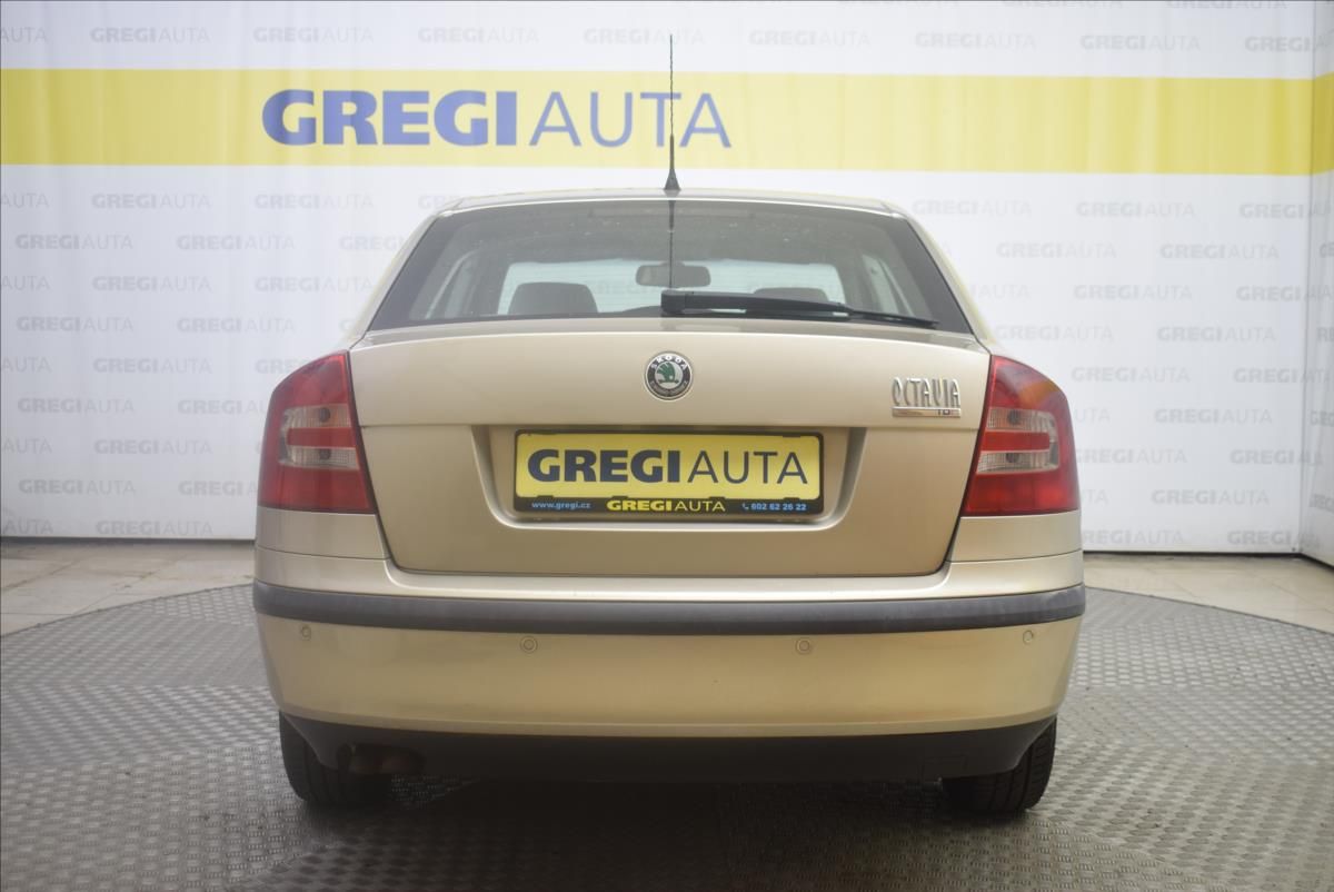 Škoda Octavia, 2,0 TDi DSG - fotka 4
