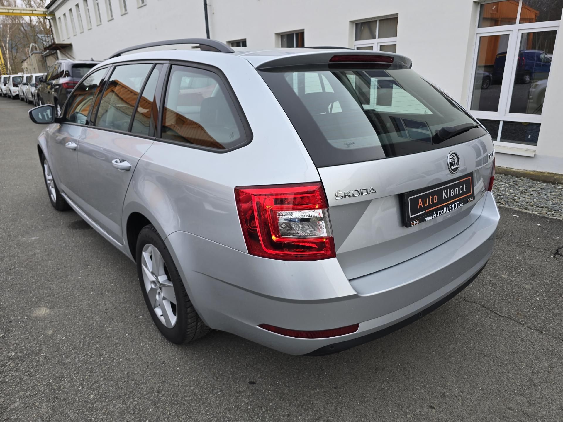 Škoda Octavia, 1,6TDI STYLE LED DIGIKLIMA-DPH - fotka 5