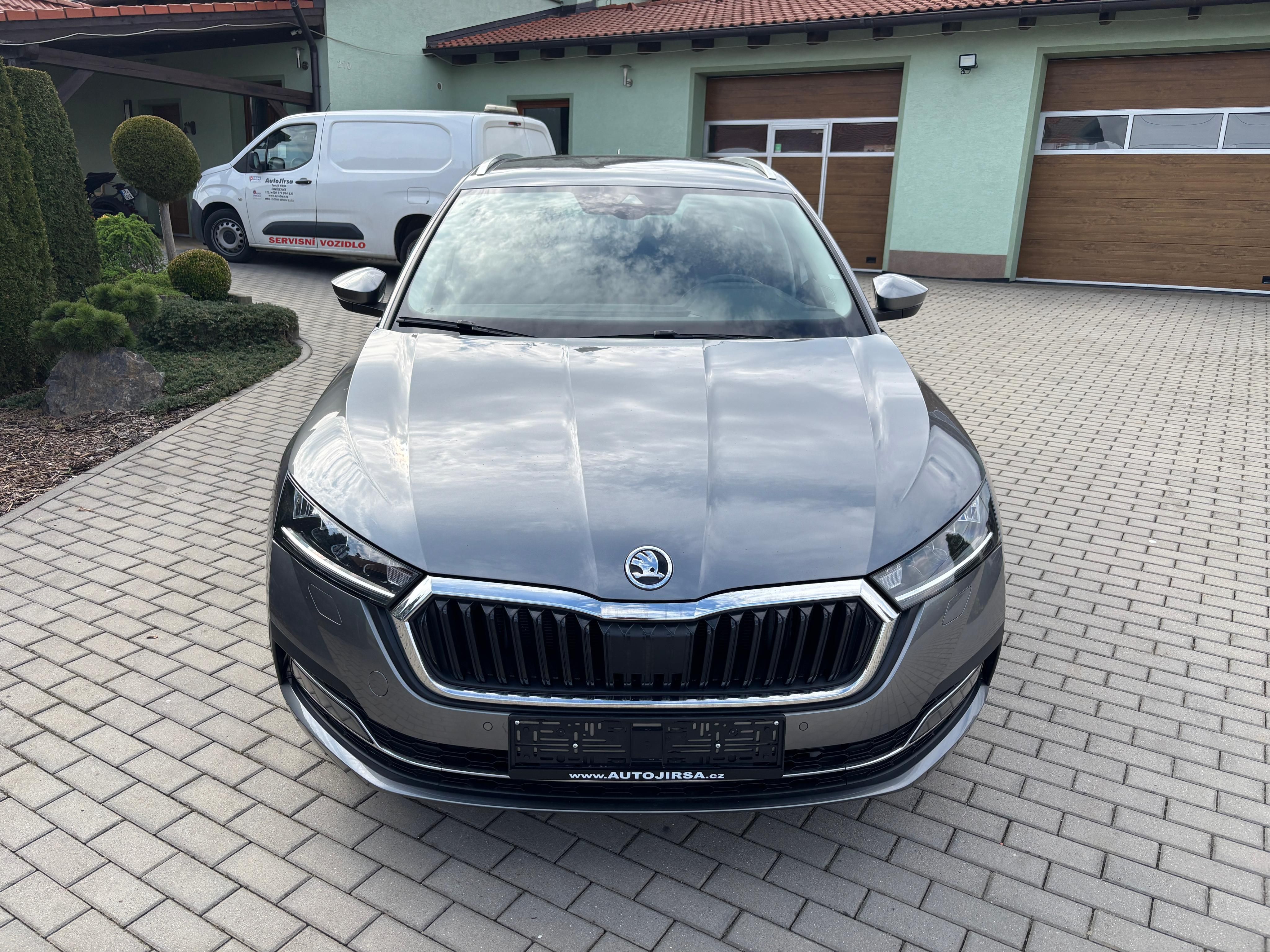 Škoda Octavia, 2,0TDI AMBITION PLUS DSG - fotka 2