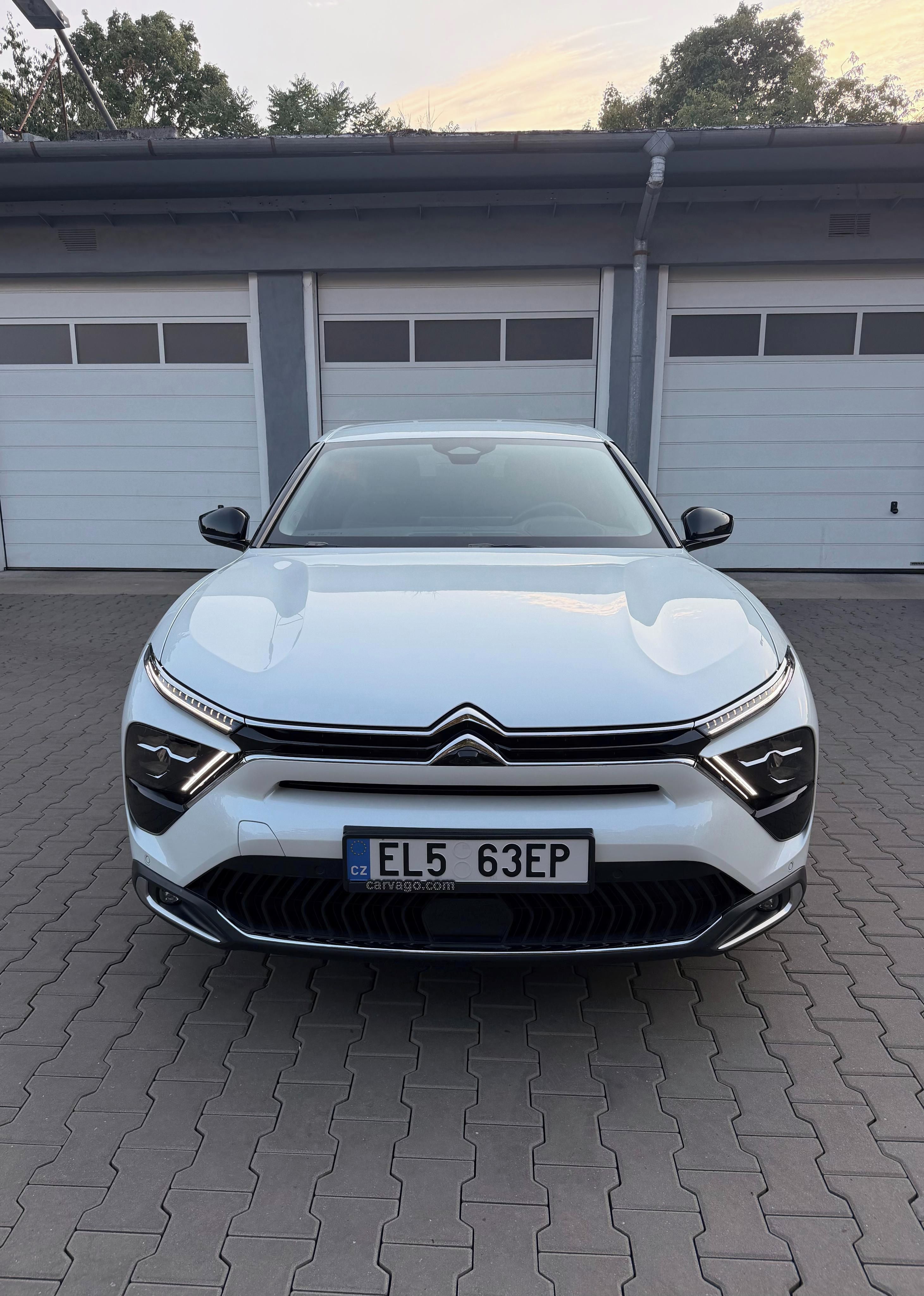Citroën C5 X, 1.6 Hybrid - 1.majitel, Servis - fotka 2