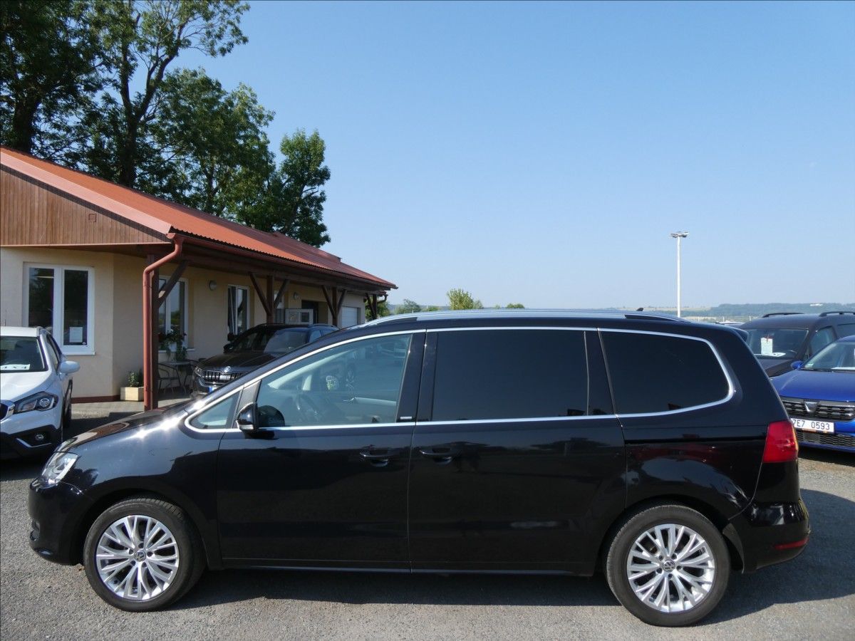 Volkswagen Sharan, 2,0 TDi DSG STYLE serviska - fotka 6