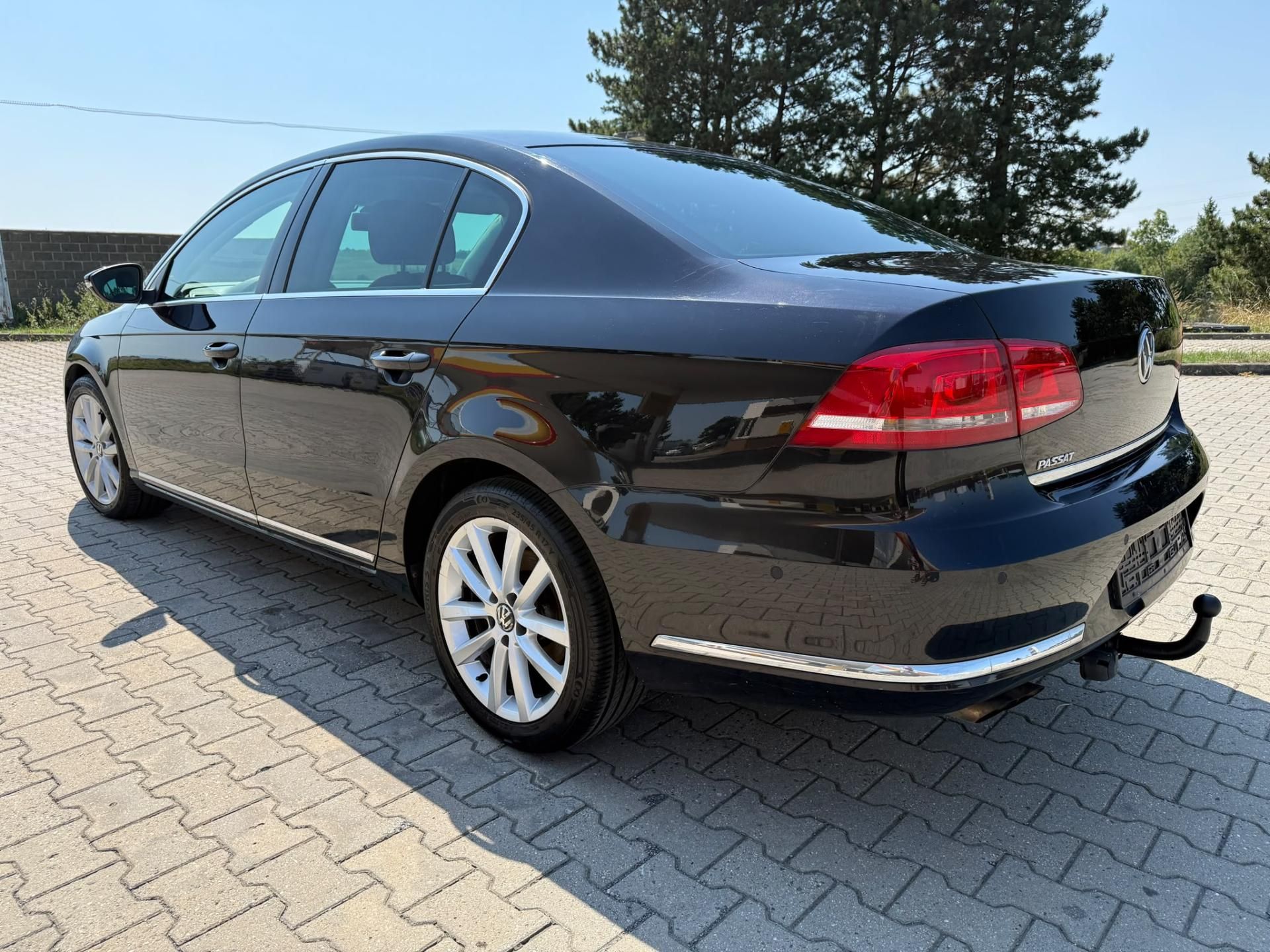 Volkswagen Passat, 2,0 TDI DSG Highline BMT - fotka 2